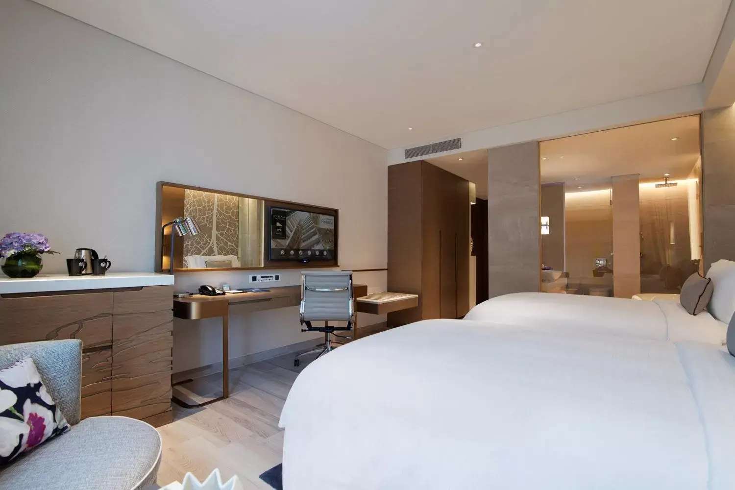 Bedroom, TV/Entertainment Center in Al Bandar Rotana – Dubai Creek