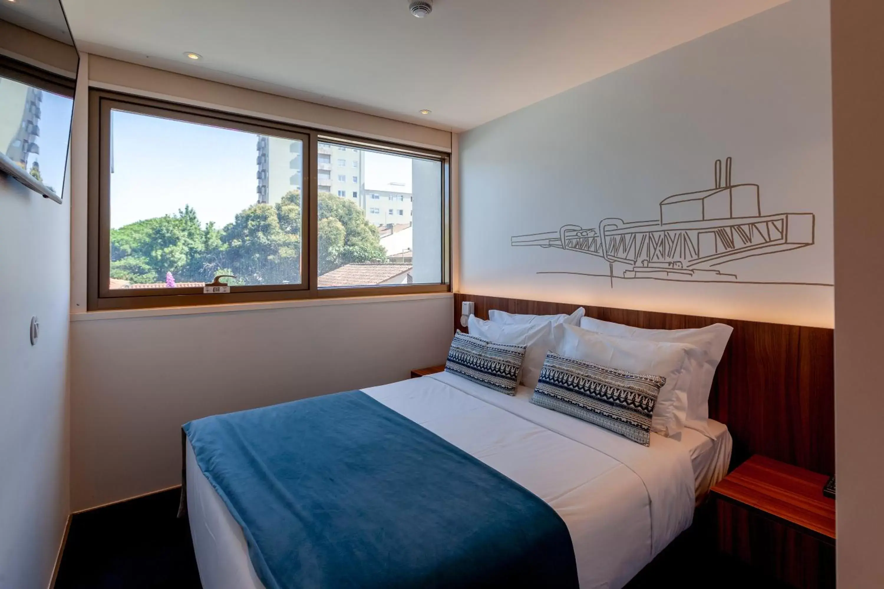 Photo of the whole room, Bed in Sea Porto Hotel