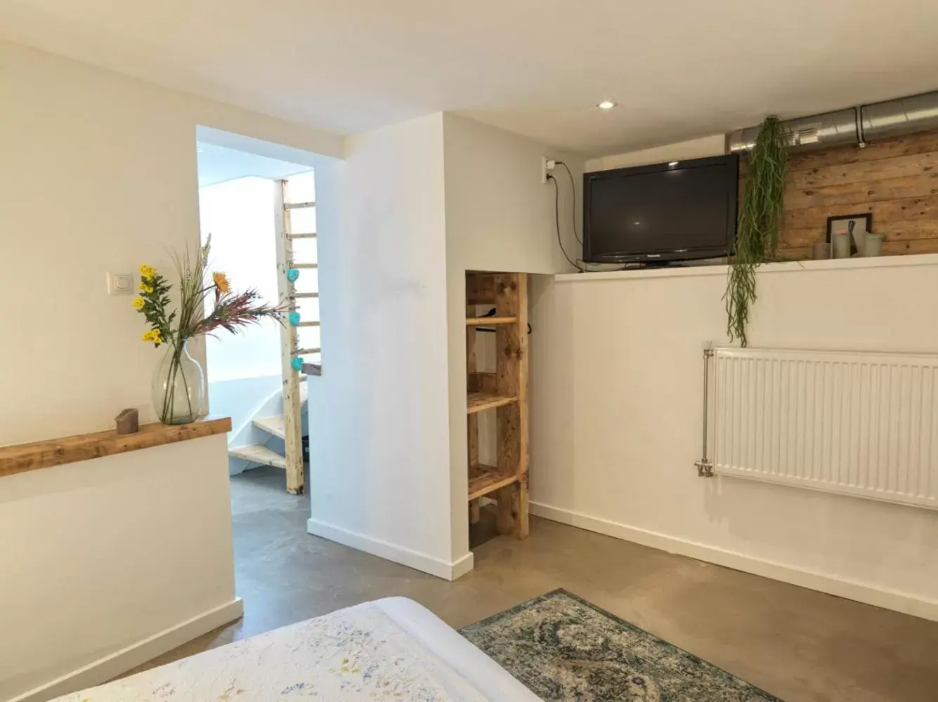 TV/Entertainment Center in Tiny Beachhouse