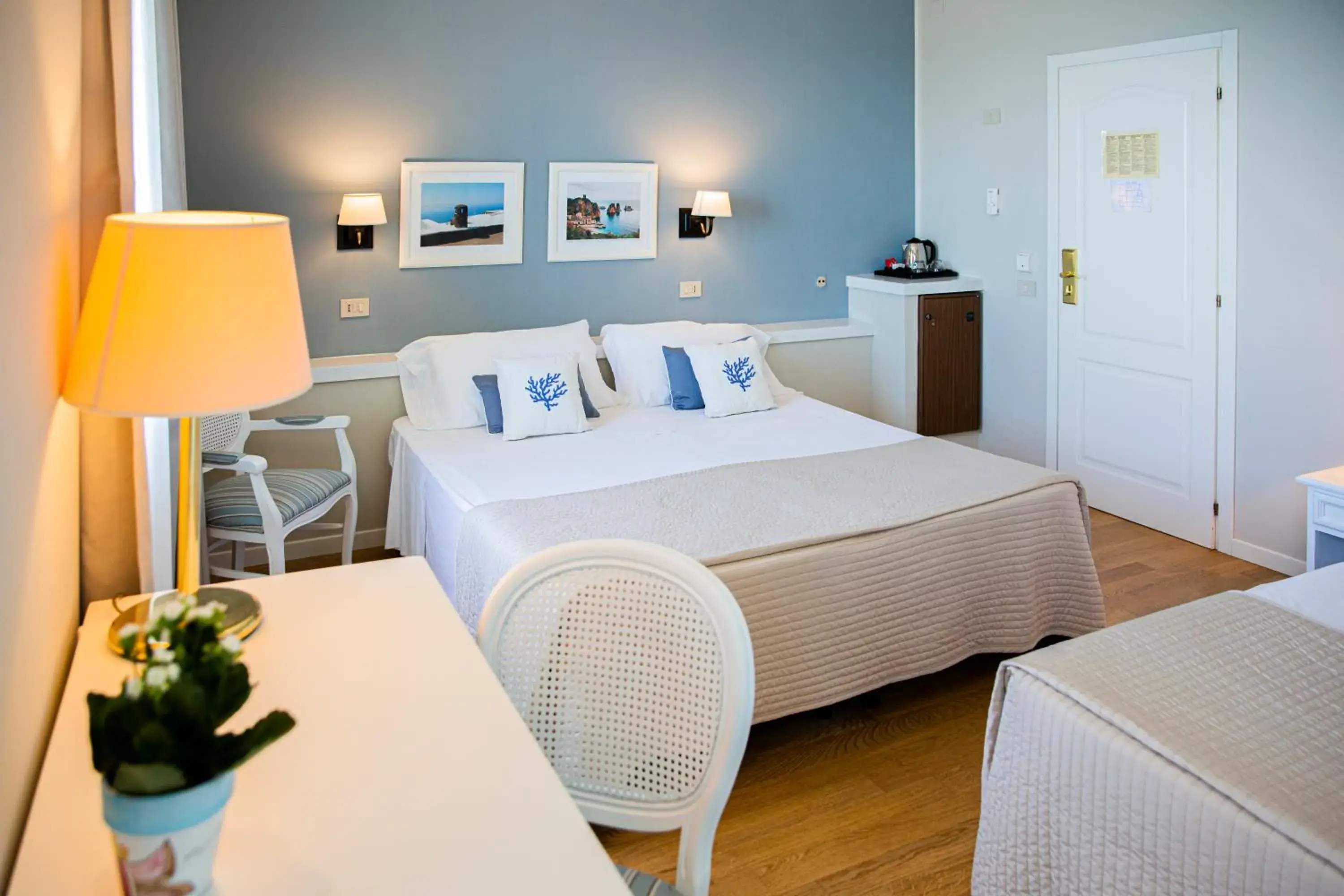 Bedroom, Bed in Hotel Punta Nord Est