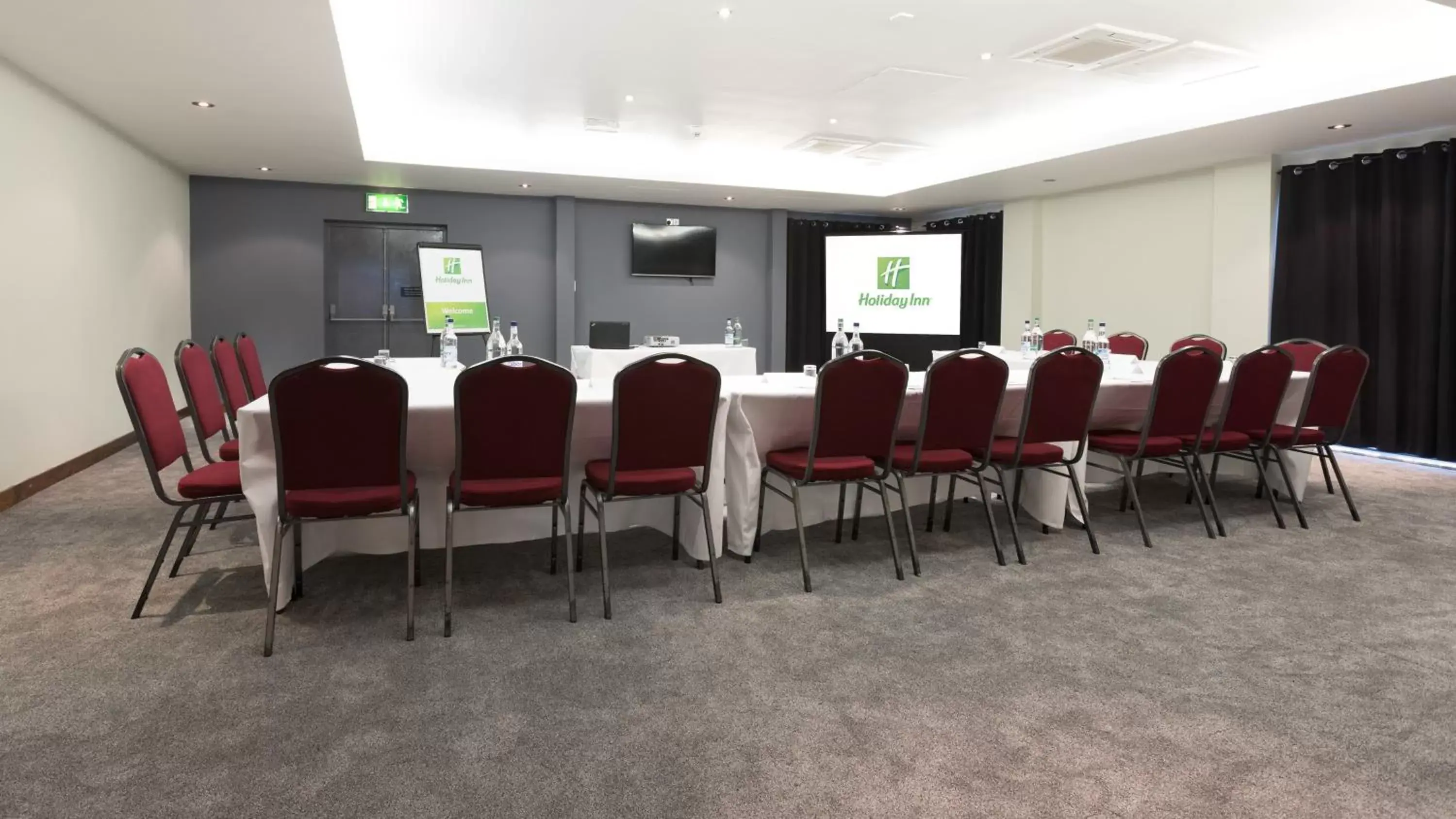 Meeting/conference room in Holiday Inn Manchester - Central Park, an IHG Hotel
