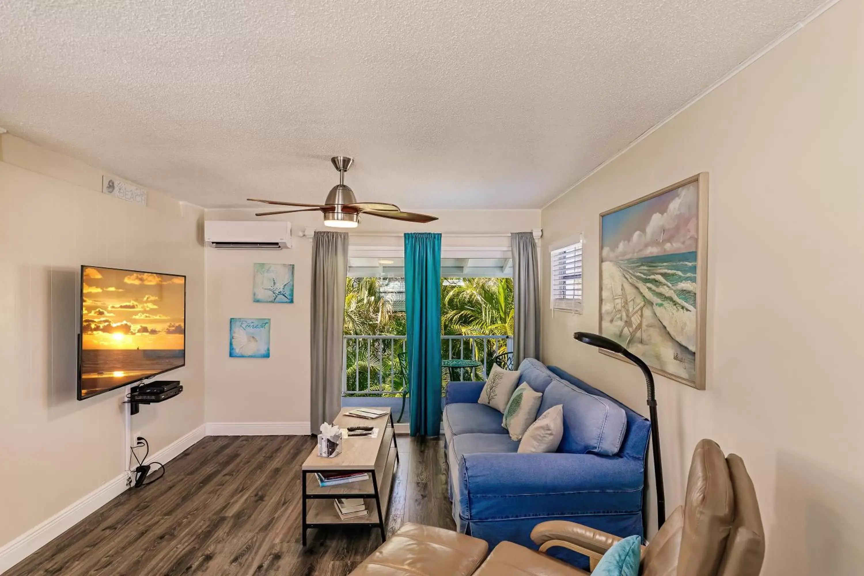 Living room, Seating Area in The Inn on Siesta Key