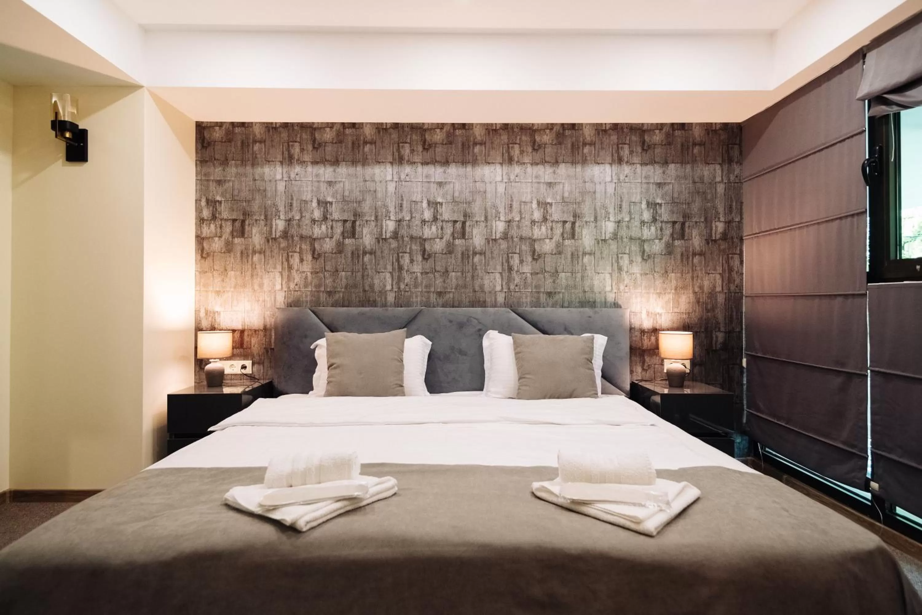 Bed in Royal Plaza Hotel