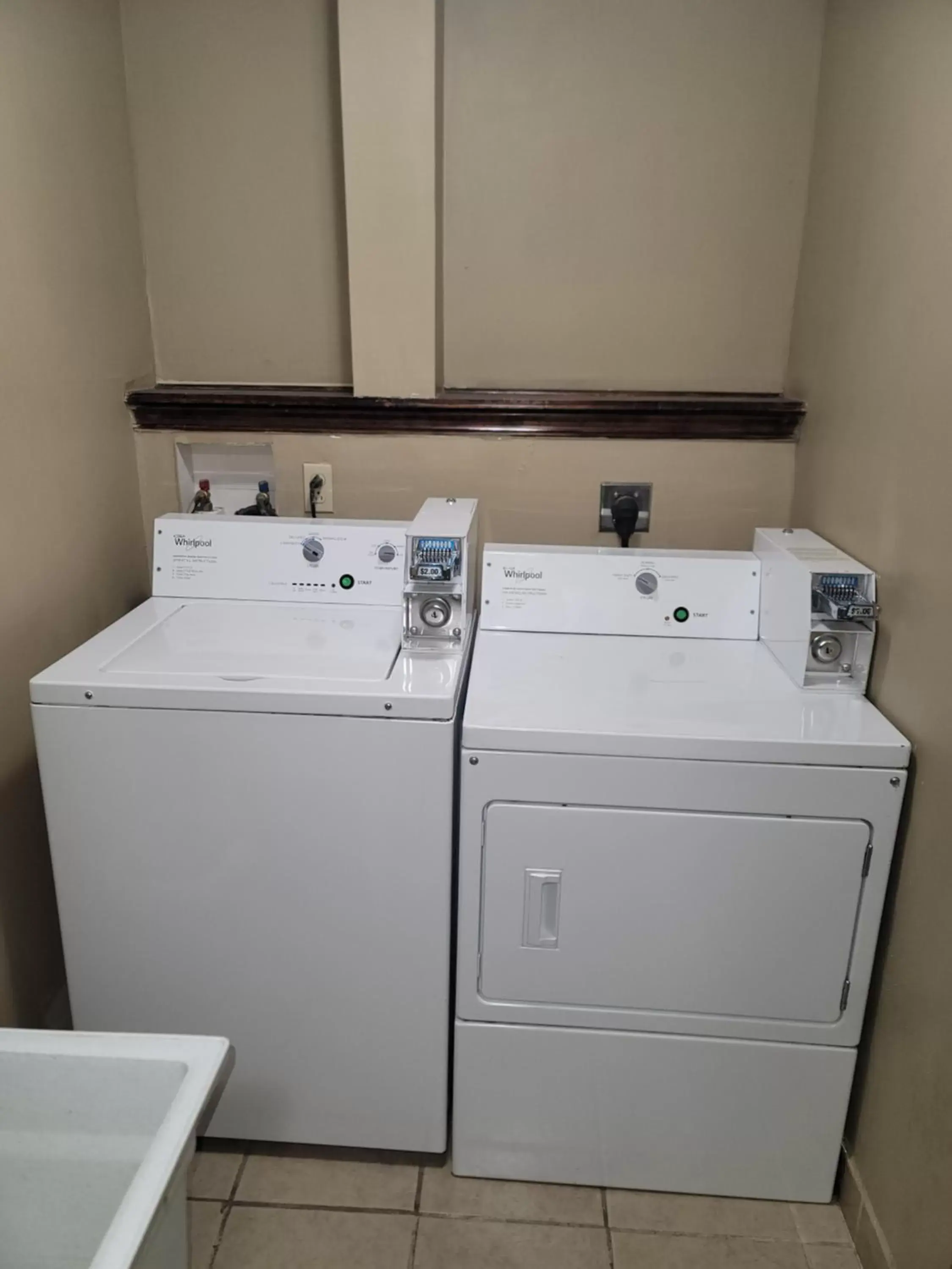 laundry, Bathroom in Red Lion Inn and Suites Liberty