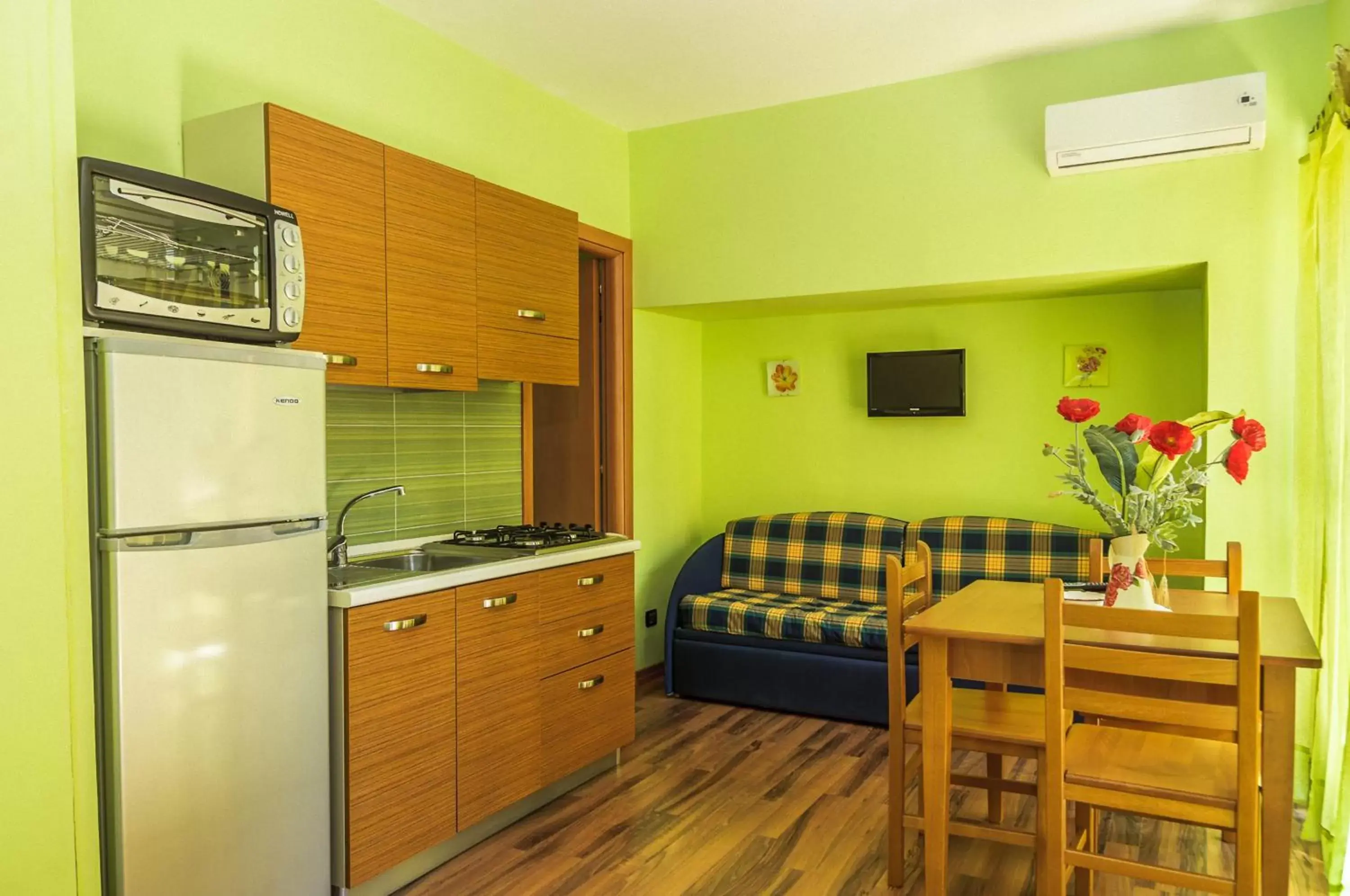 Deluxe One-Bedroom Apartment (2 Adults) in Residence Villa Il Glicine