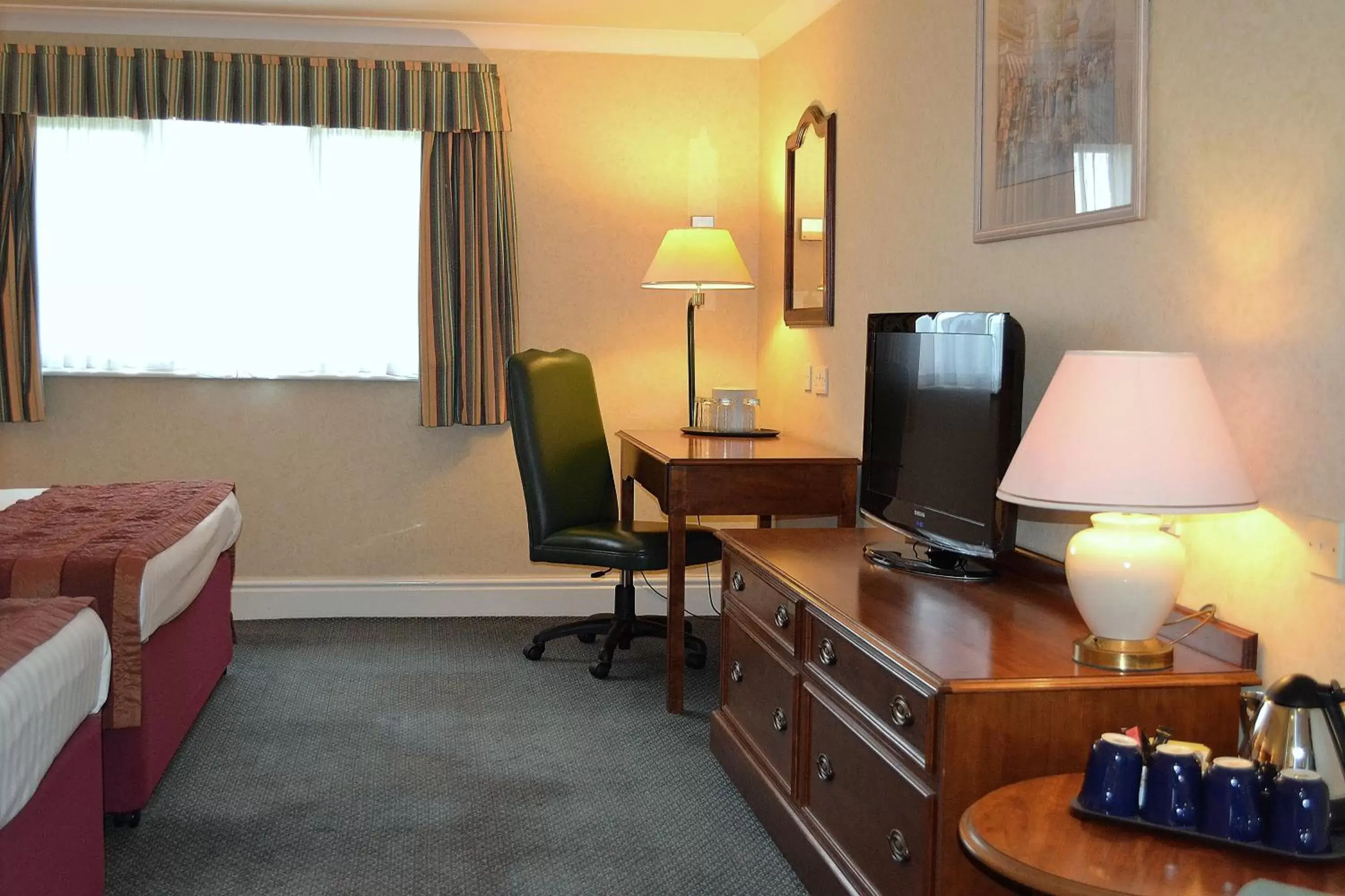 Photo of the whole room, TV/Entertainment Center in Citrus Hotel Coventry South by Compass Hospitality
