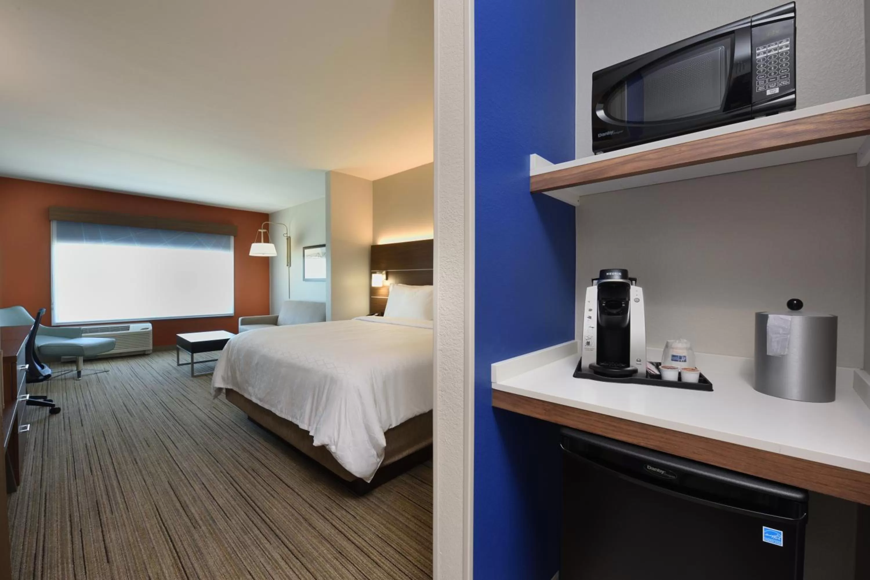 Bedroom, Bed in Holiday Inn Express & Suites Spring - Woodlands Area by IHG
