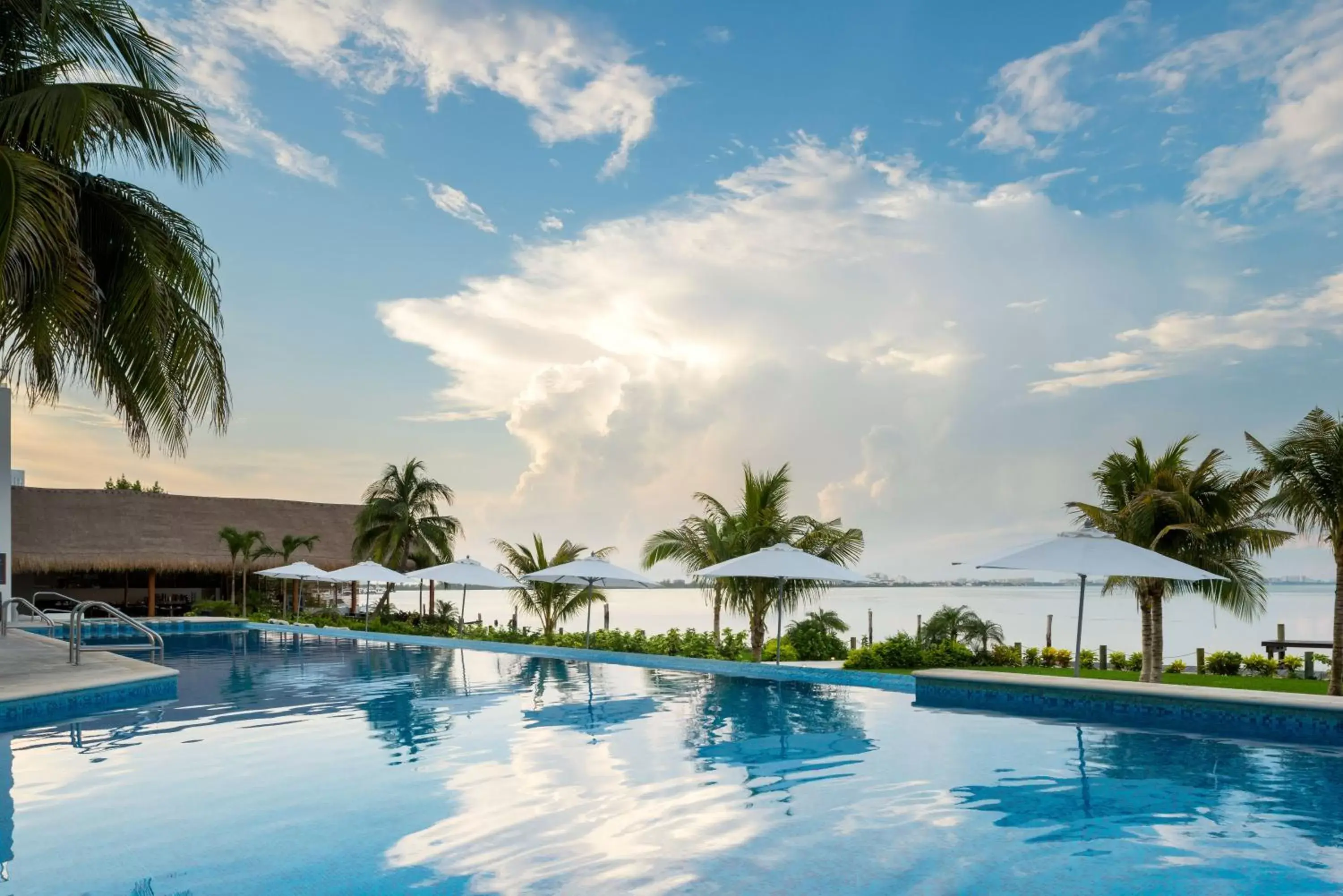 Swimming Pool in Real Inn Cancún