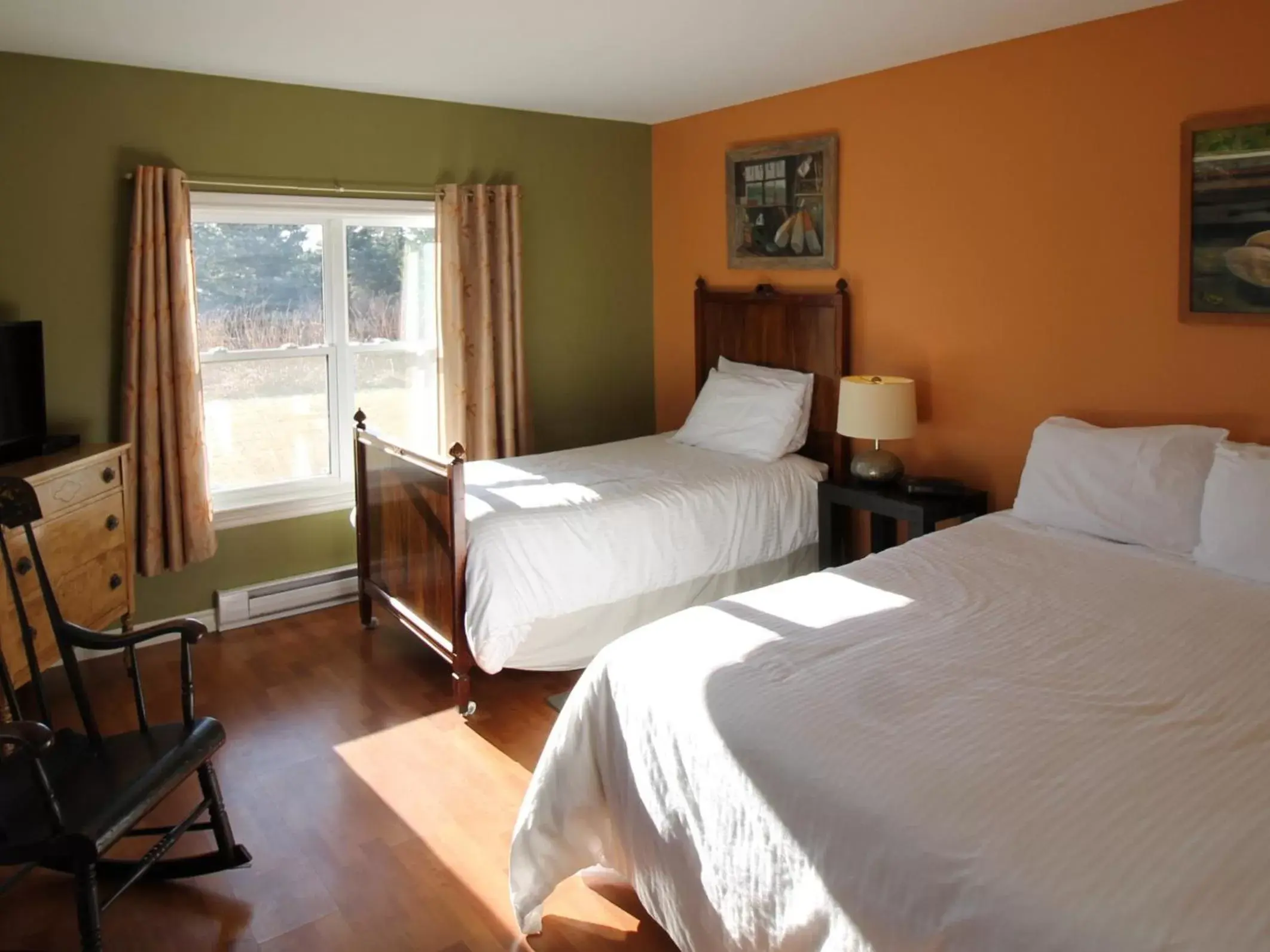 Standard Triple Room with Sea View in Seawind Landing Country Inn