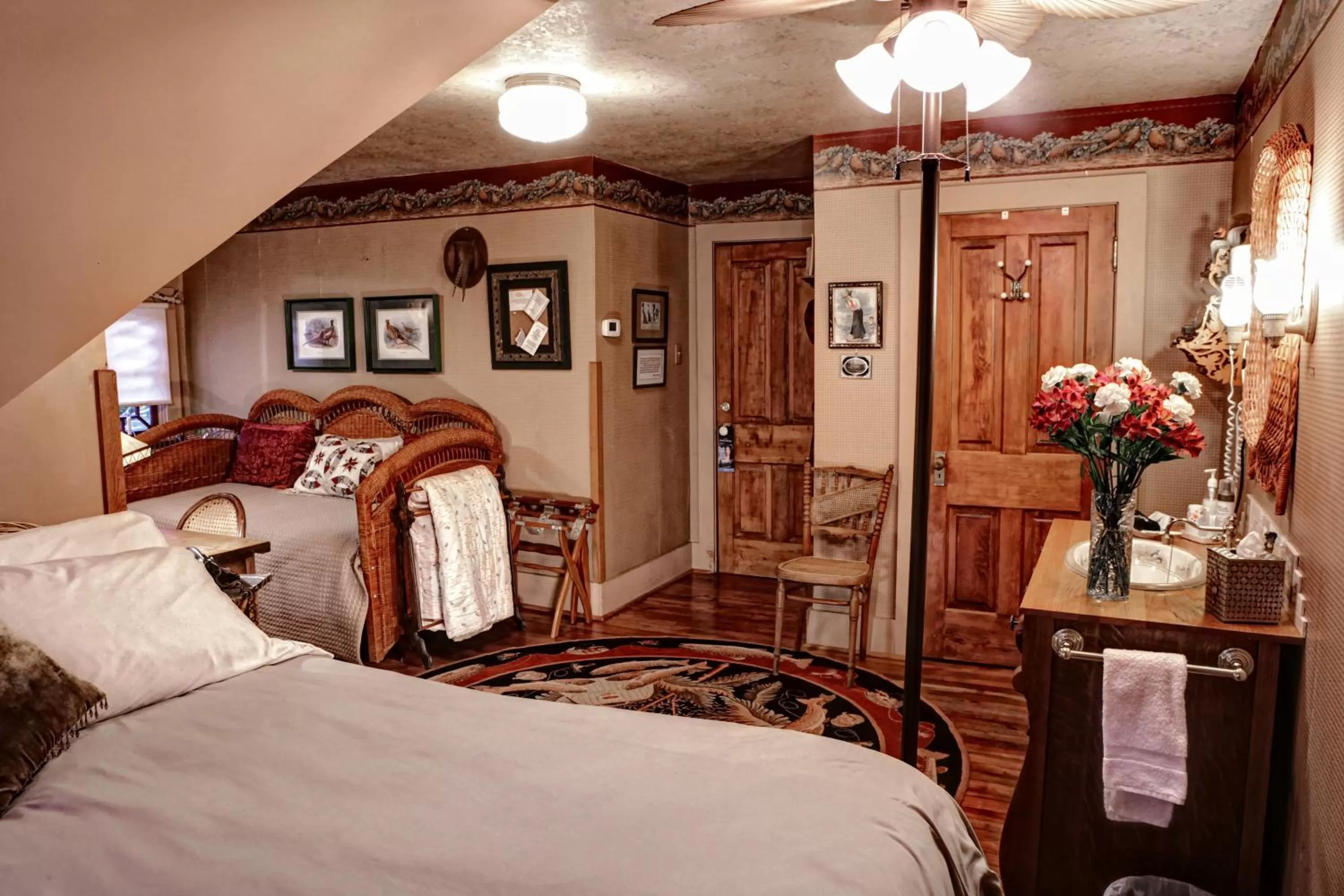Bed in The Queen, A Victorian Bed & Breakfast