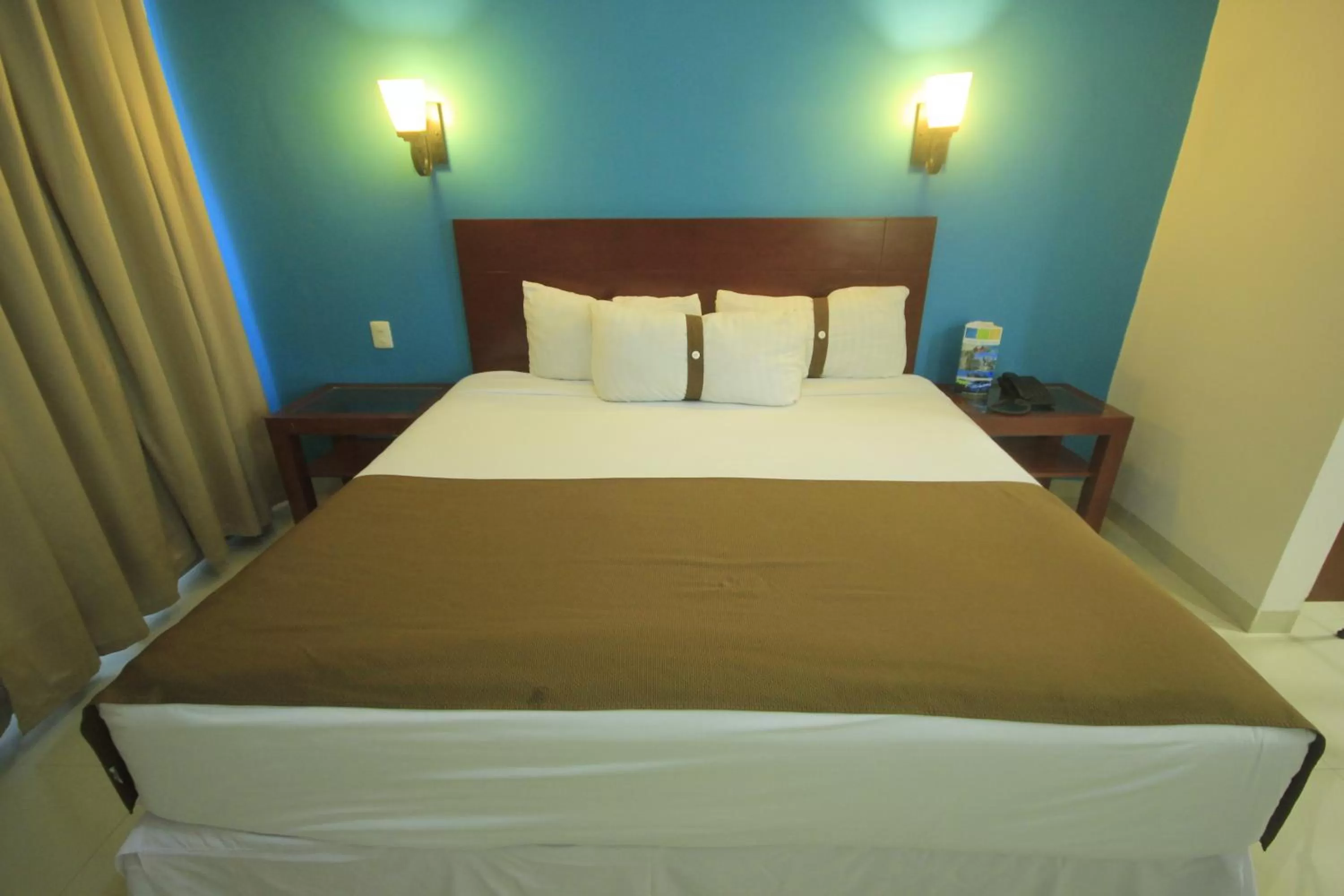 Staff, Bed in Hotel Casa Blanca