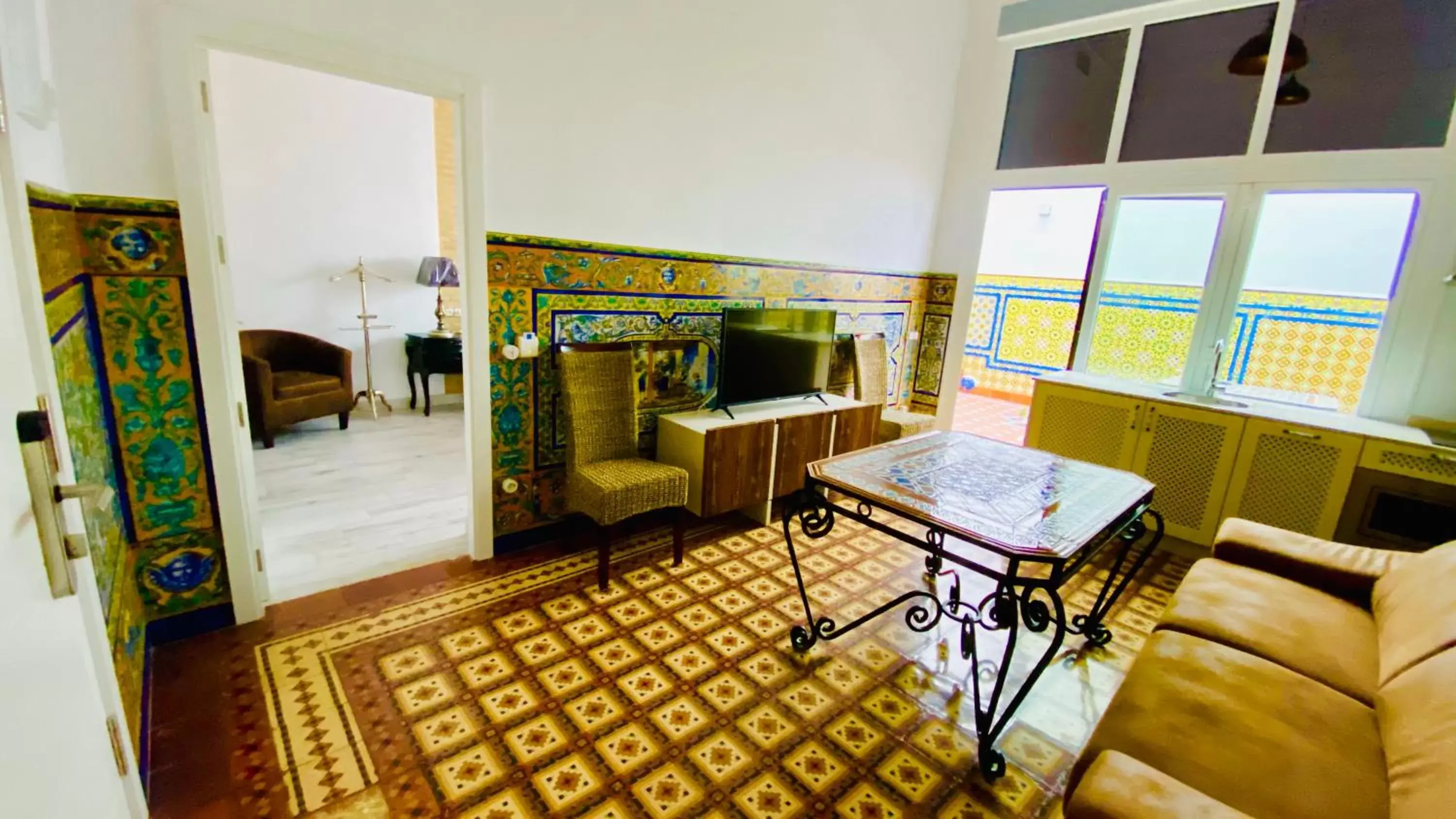 Photo of the whole room in Apartamentos "El Escondite de Triana"