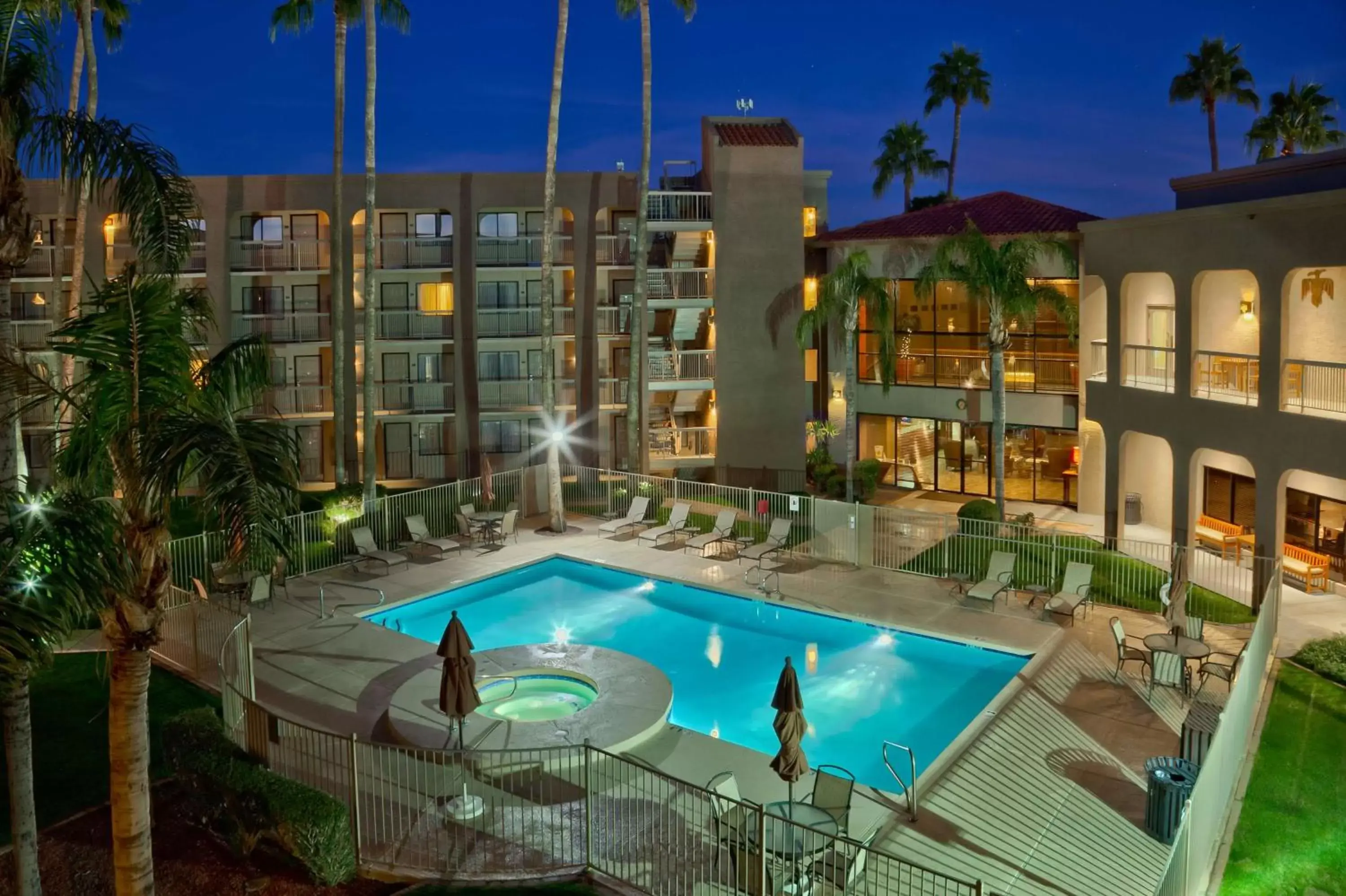 Property building, Pool View in Best Western Plus Scottsdale Thunderbird Suites