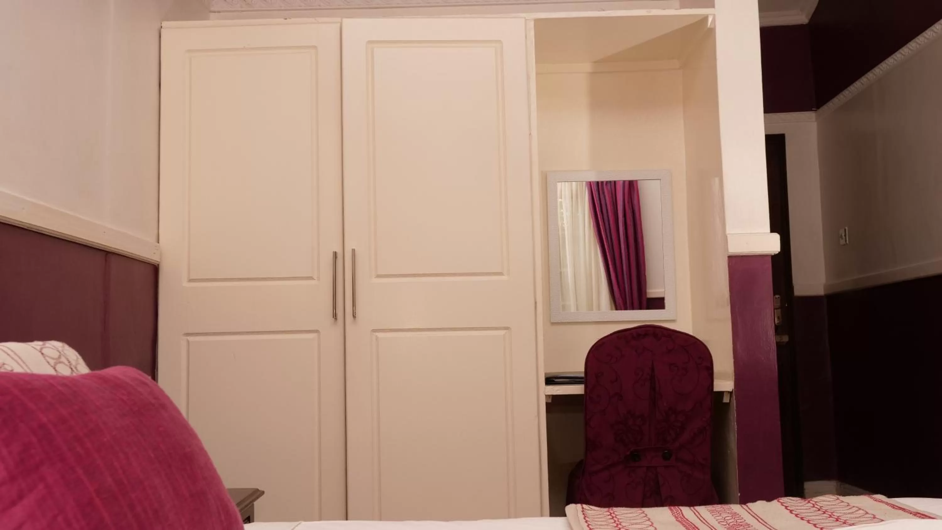 wardrobe, Bed in The Clarice House