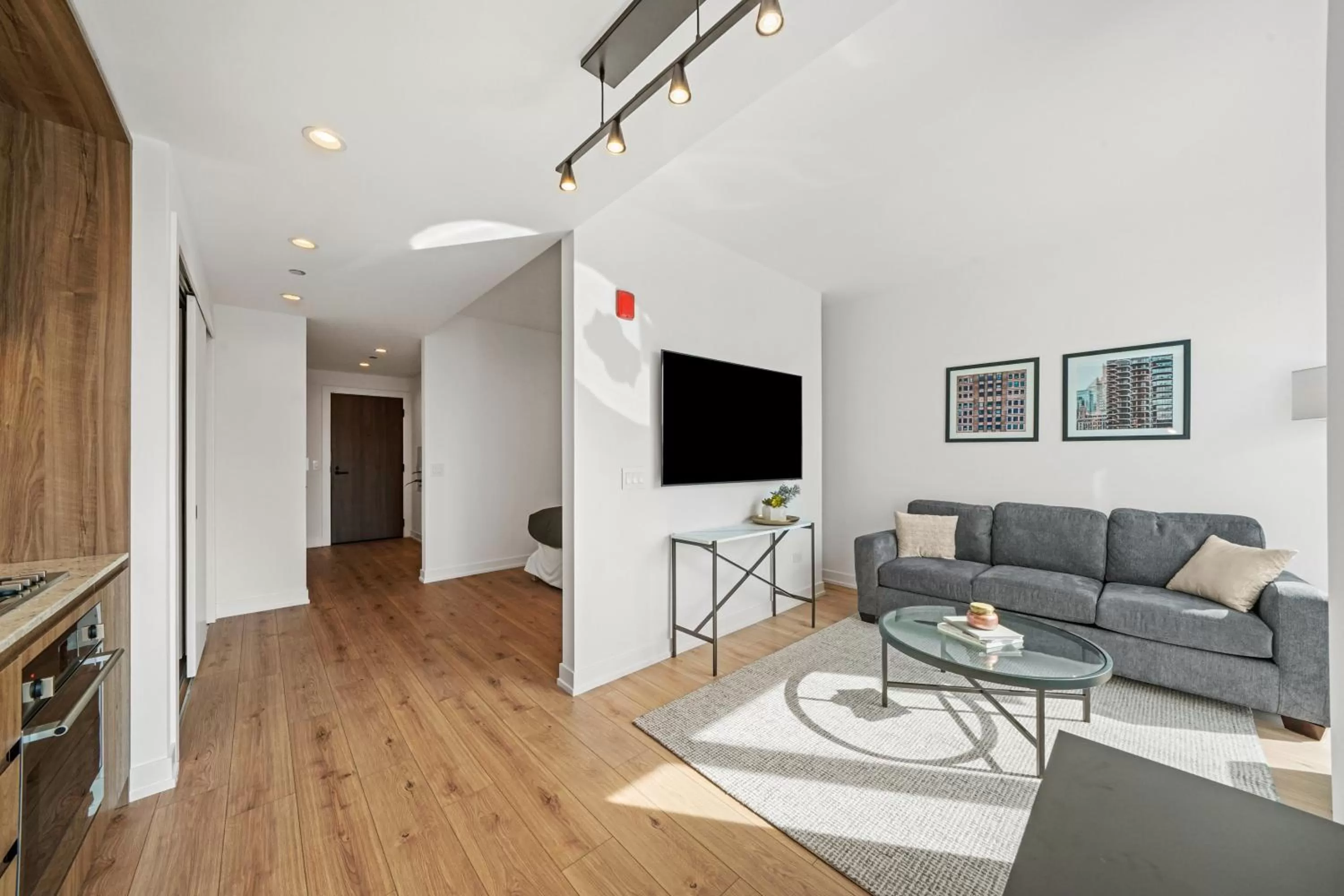 TV and multimedia in Level Chicago - River North