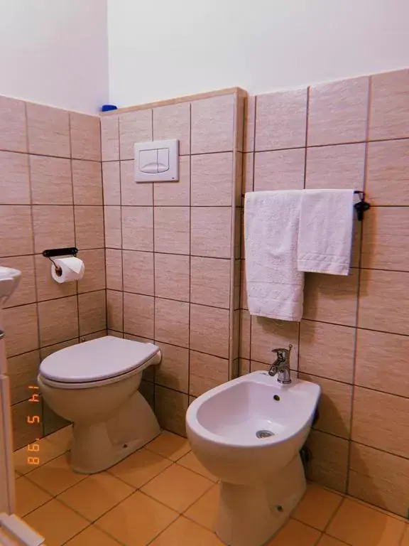 Bathroom in Vatican City Accommodation