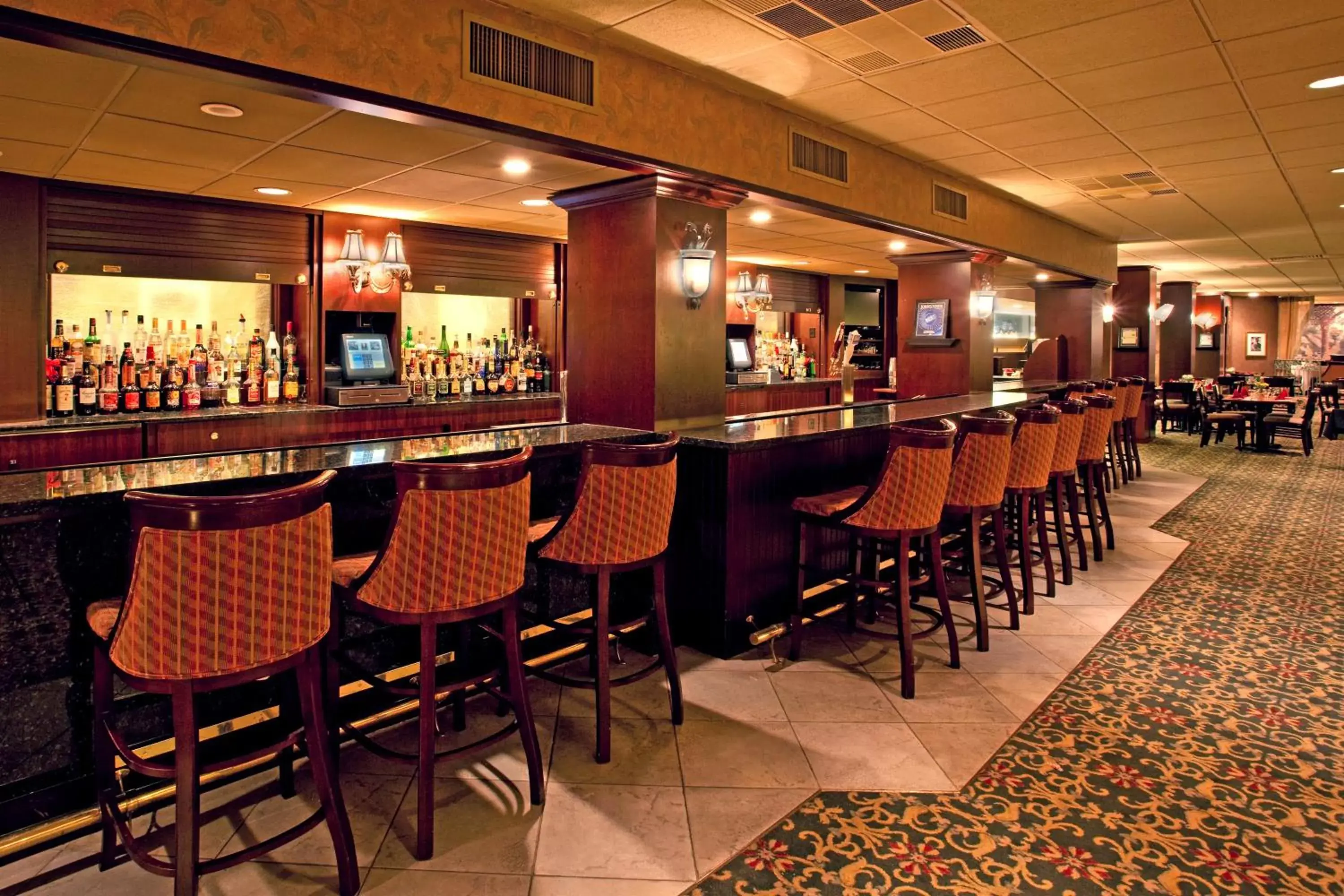 Lounge or bar, Lounge/Bar in Holiday Inn Johnstown-Downtown, an IHG Hotel