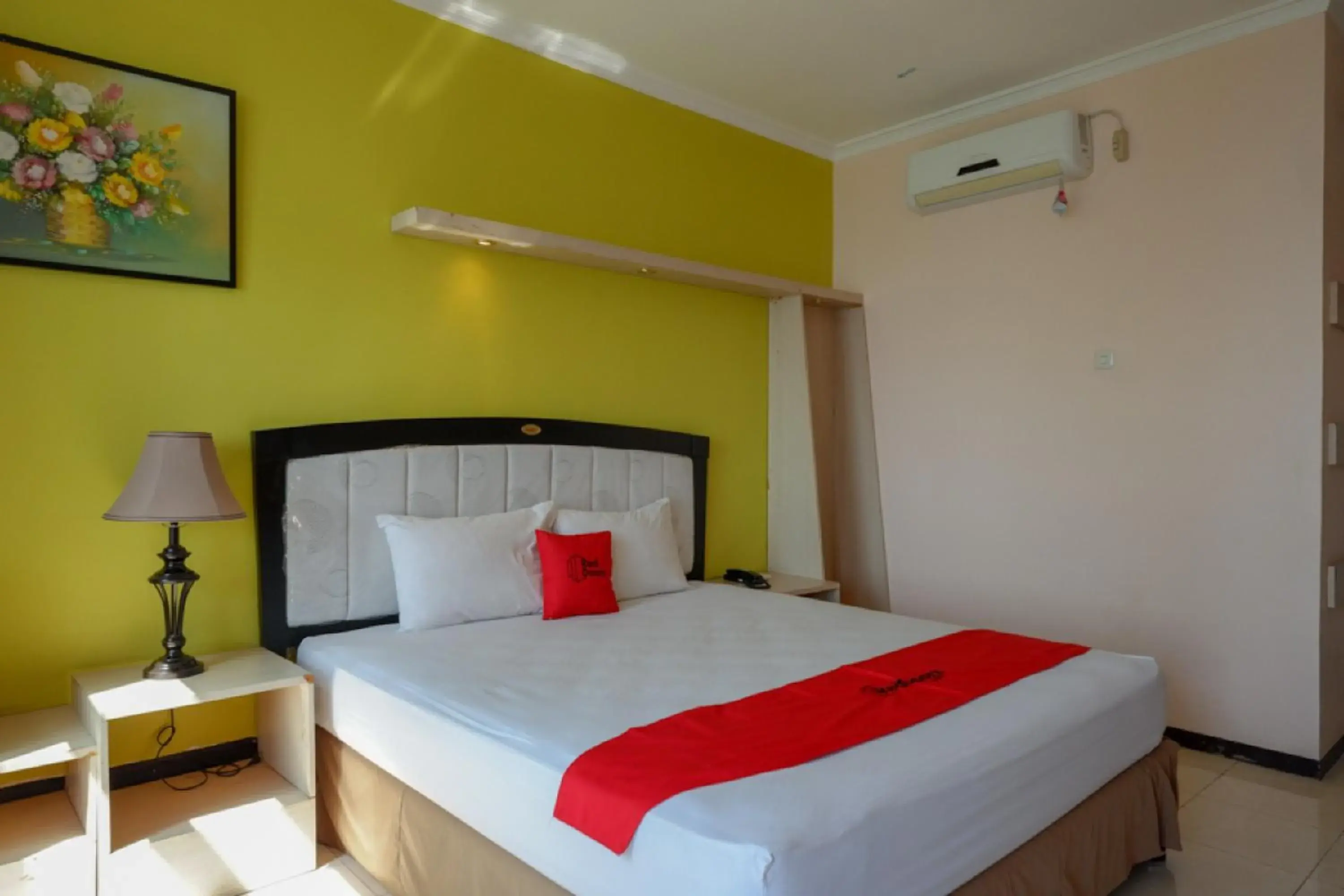 Bedroom, Bed in RedDoorz Plus Syariah @ Hotel Boulevard Luwuk Bedroom, Bed in RedDoorz Plus Syariah @ Hotel Boulevard Luwuk