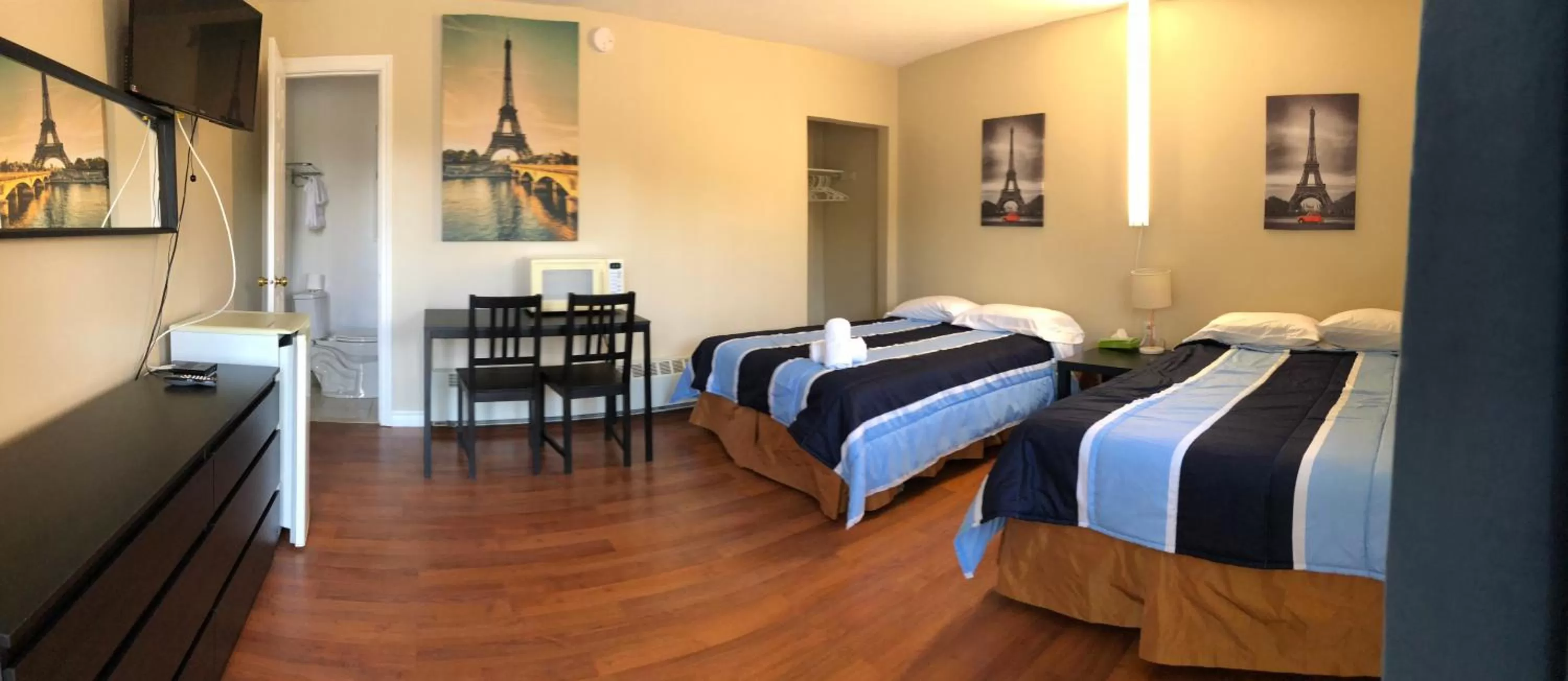 Bed in Wasaga Motel Inn