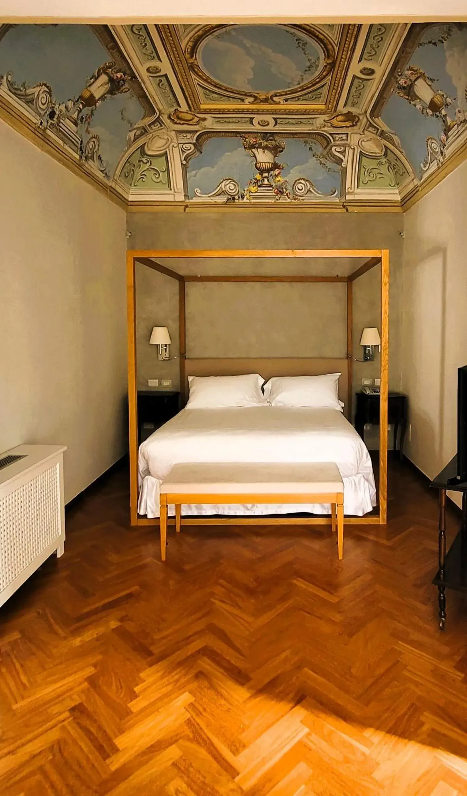 Bed in Grand Hotel Cocumella