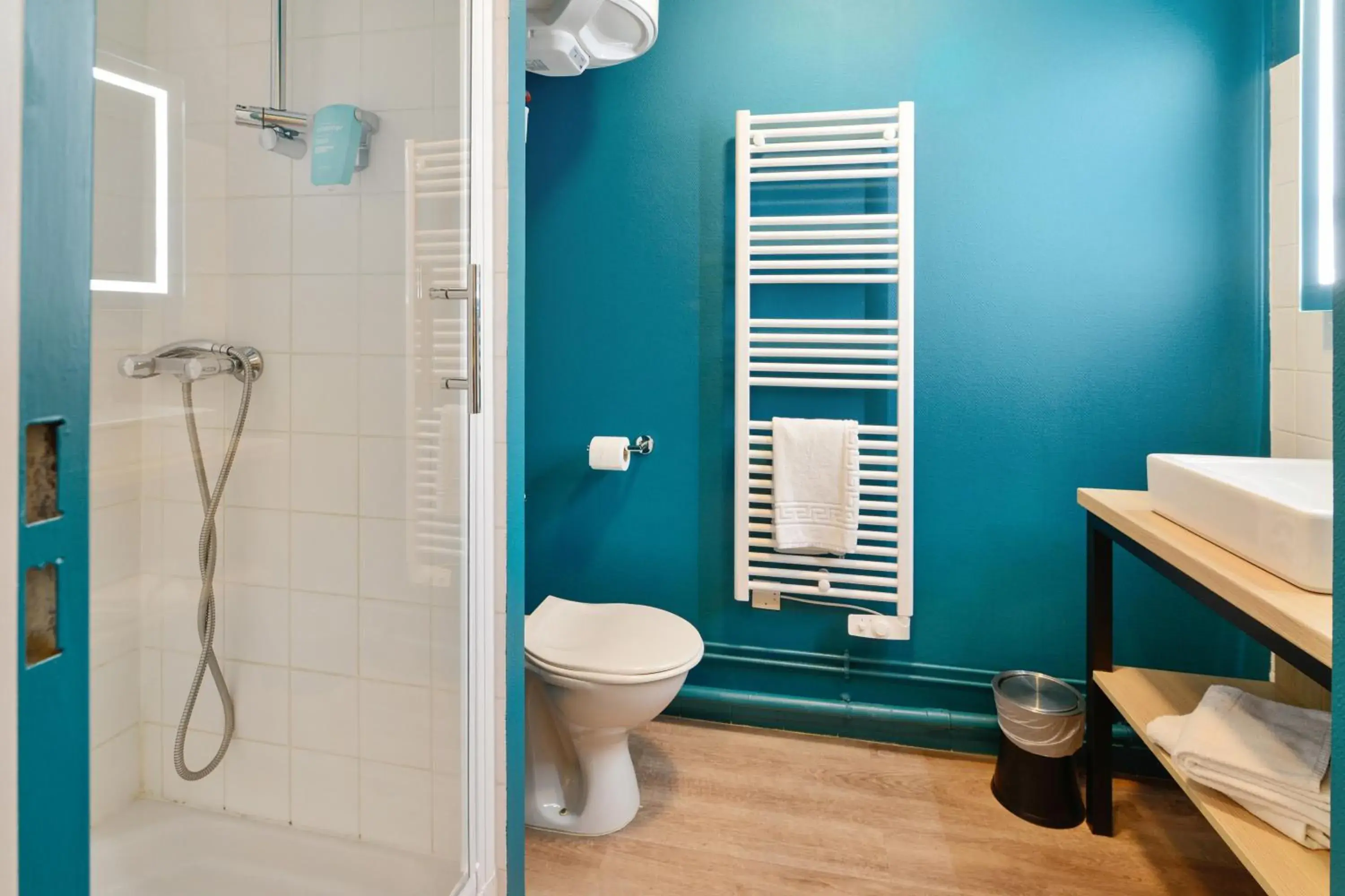 Shower, Bathroom in Appart'City Blois