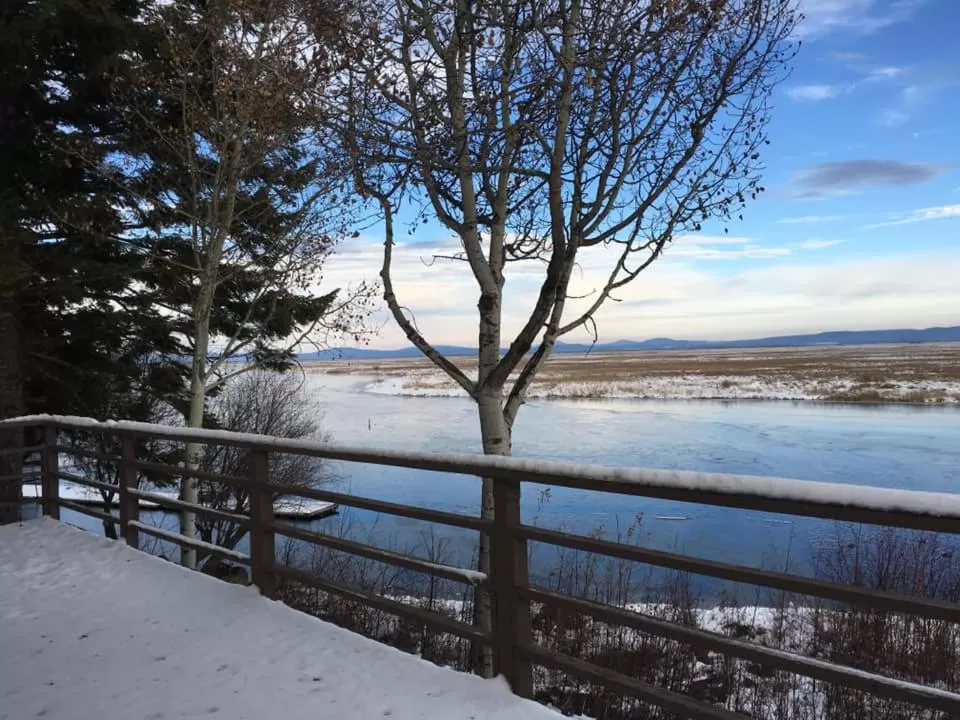 Property building in Crater Lake Gateway-Rocky Point Resort