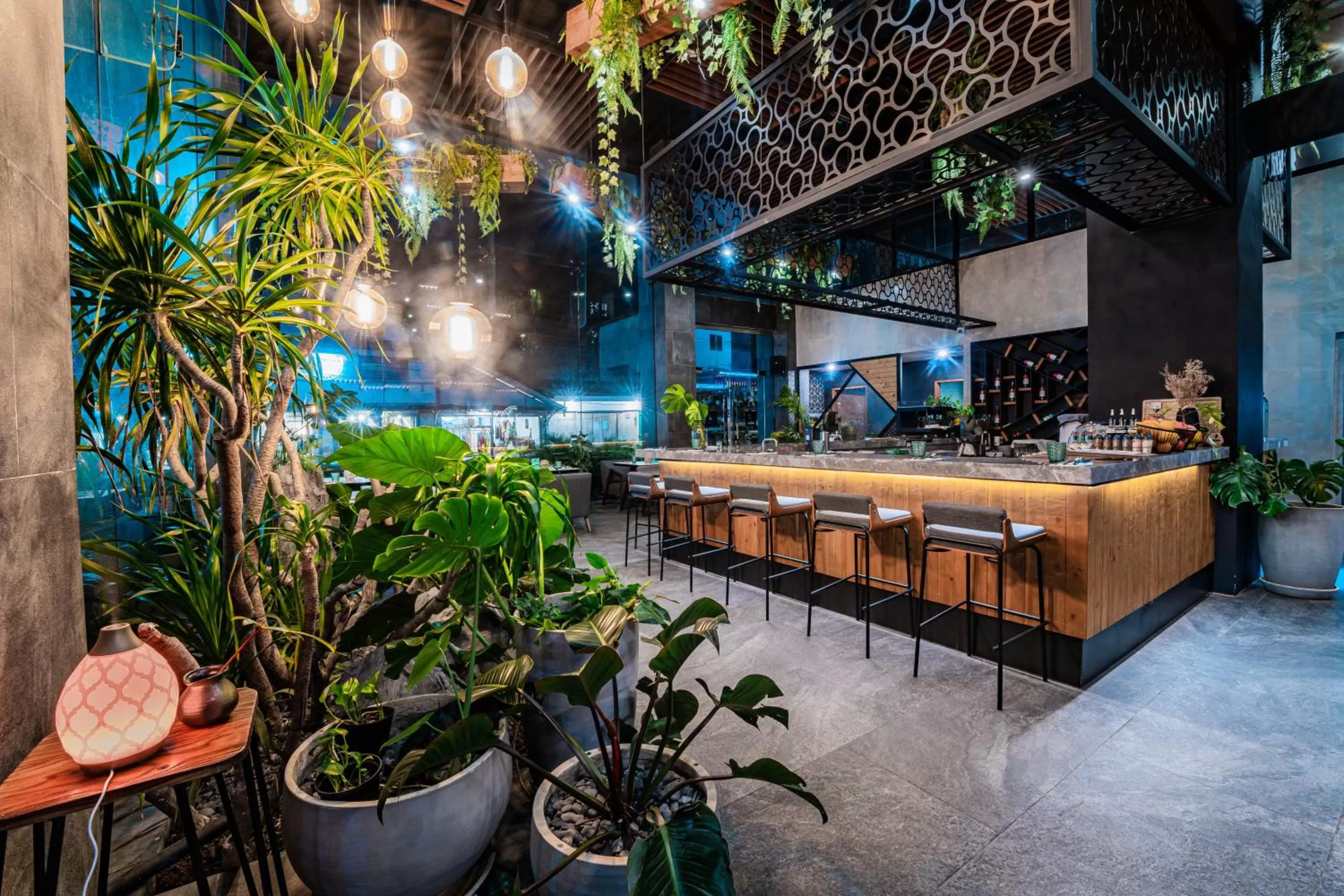 Restaurant/places to eat in H Hotel El Nido - Vegan Friendly Hotel Managed by H Hospitality Group