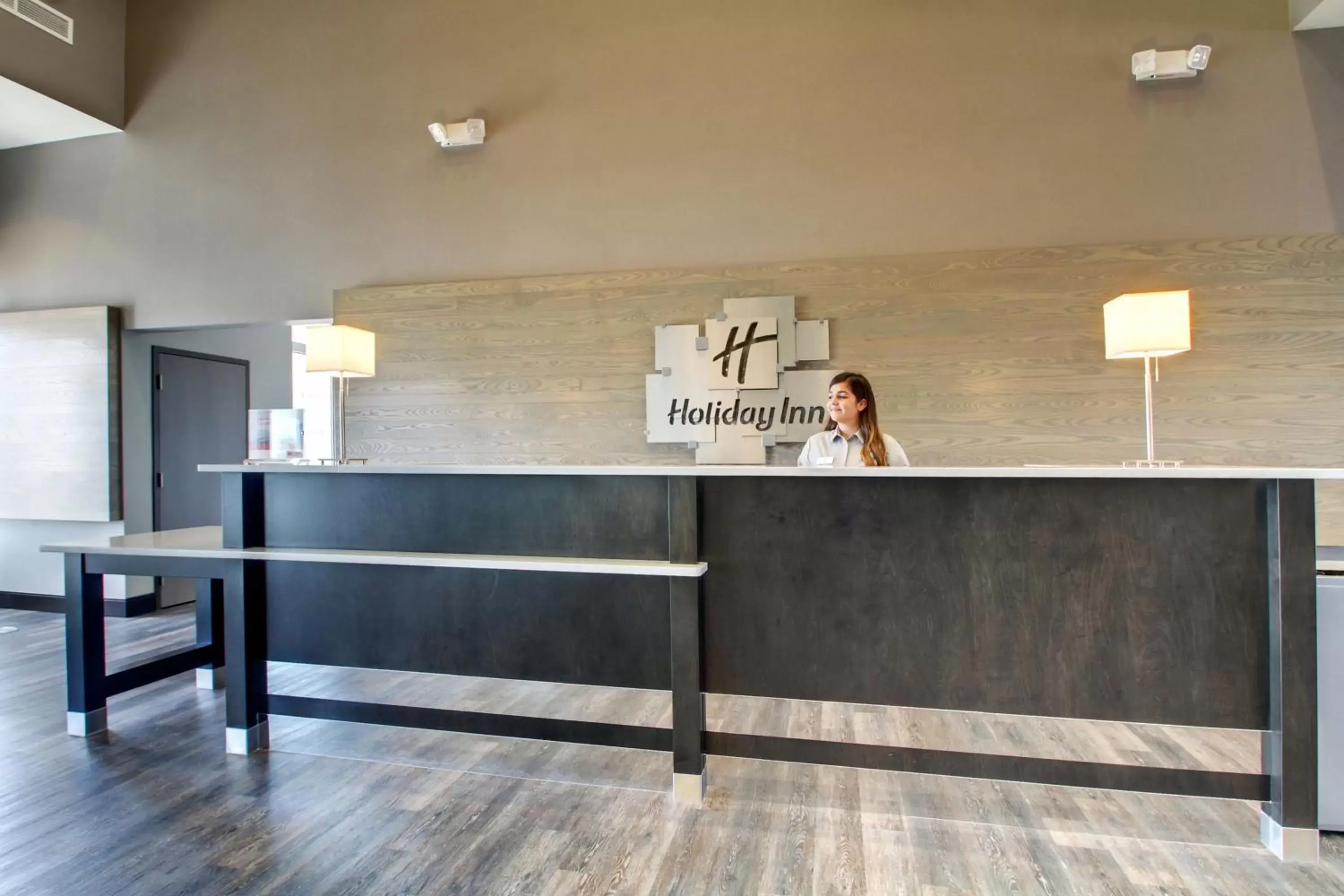 Lobby or reception, Lobby/Reception in Holiday Inn & Suites Peoria at Grand Prairie, an IHG Hotel