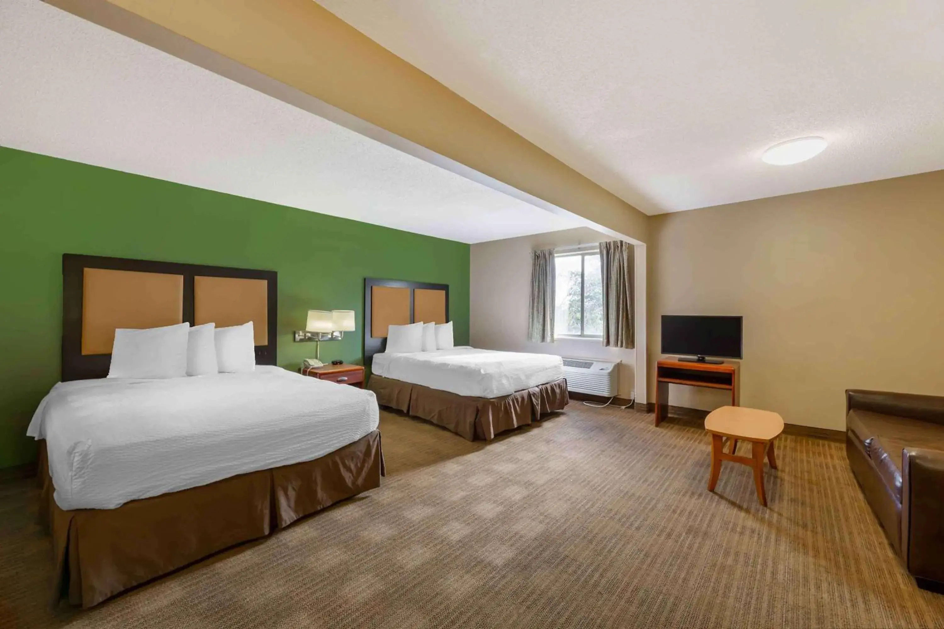 Bedroom in Extended Stay America Suites - Akron - Copley - West