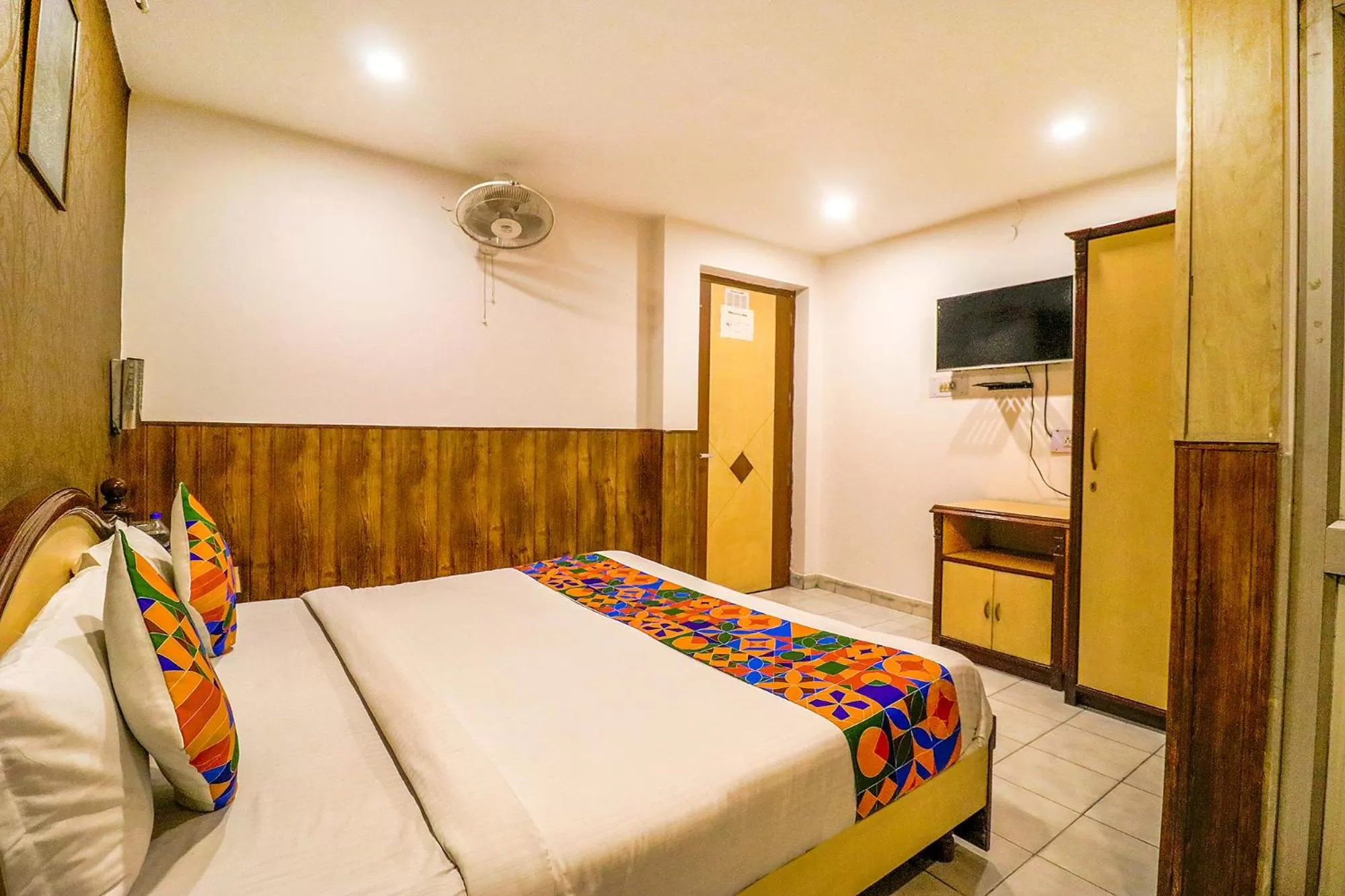 Bed in FabHotel Amritsar Residency