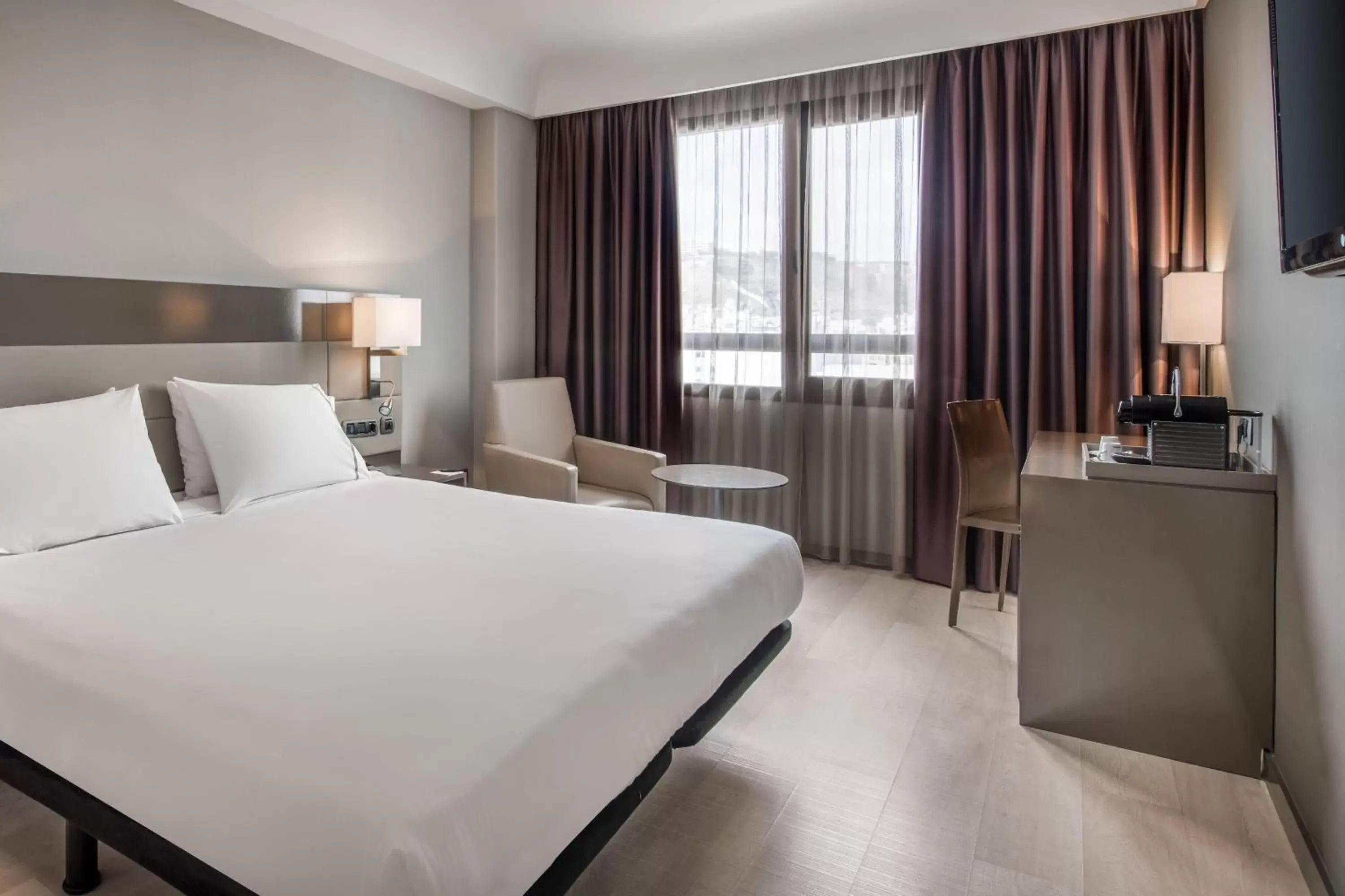 Photo of the whole room, Bed in AC Hotel San Cugat by Marriott