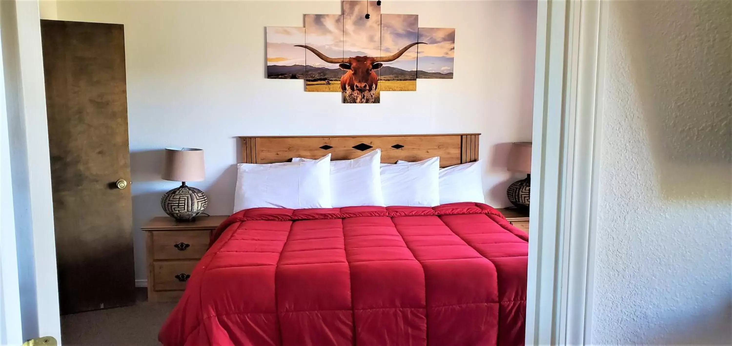 Bedroom, Bed in High Sierra Condominiums