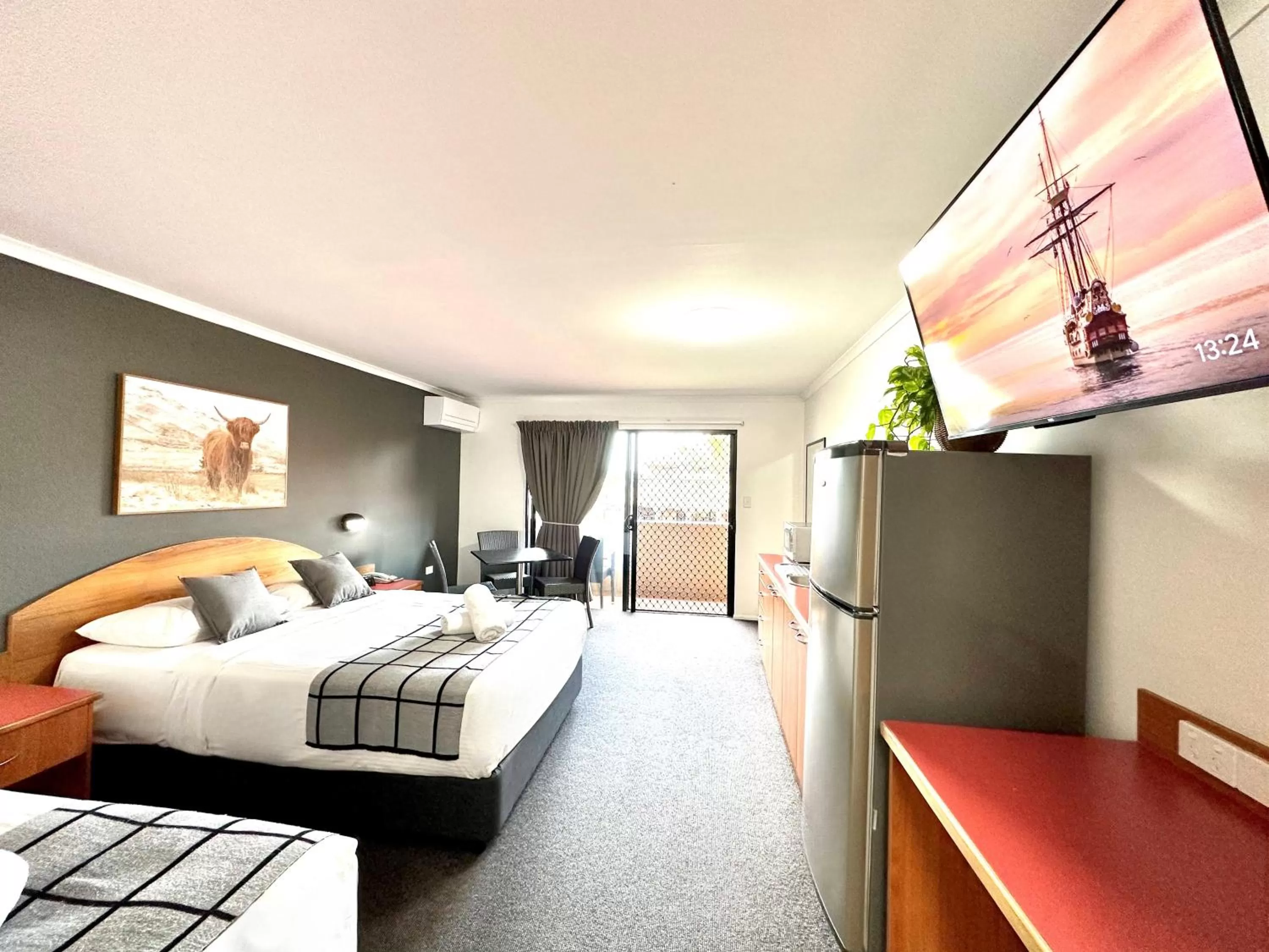 Bed in Mackay Resort Motel