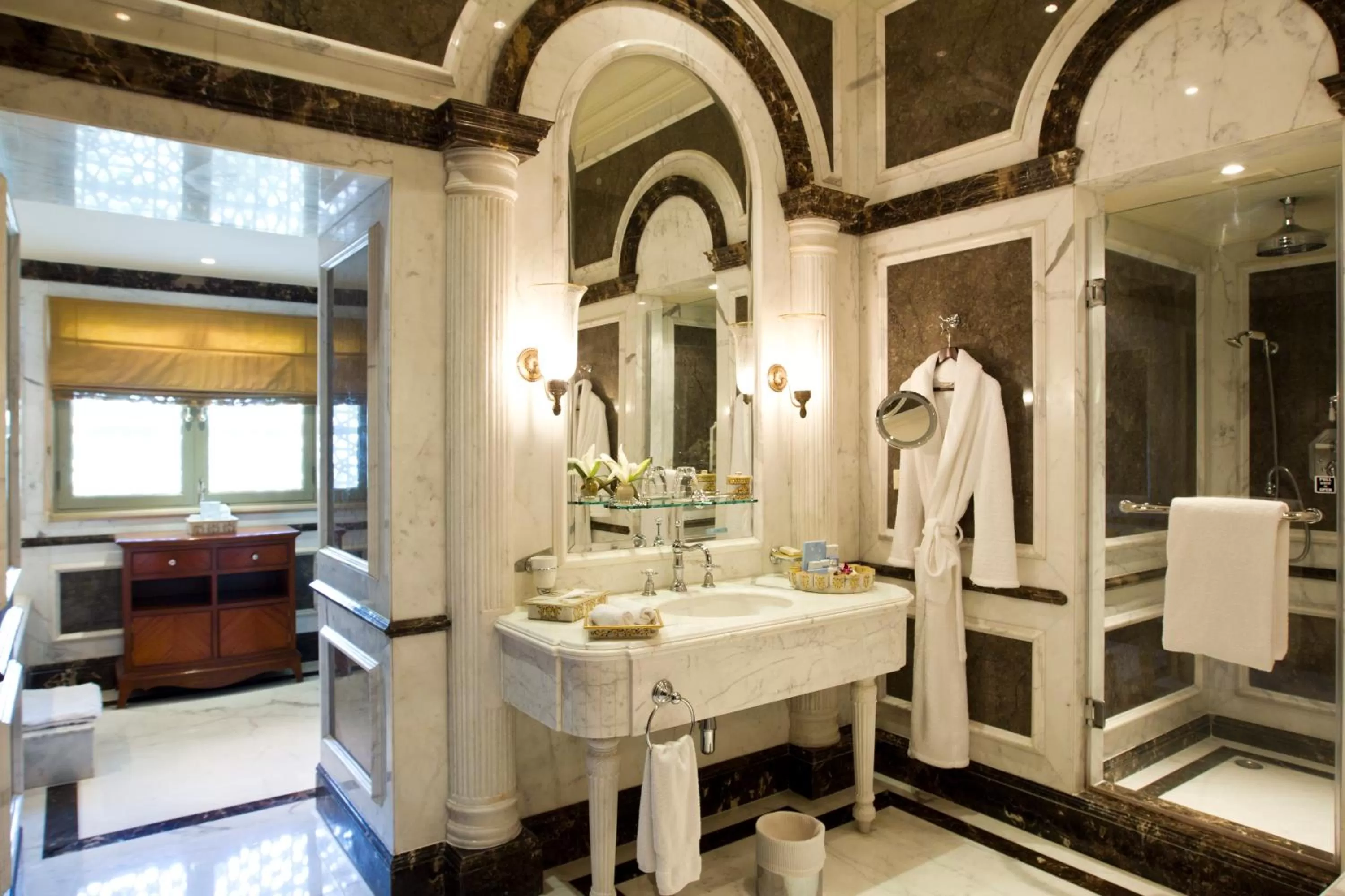 Toilet in Taj Lake Palace Udaipur