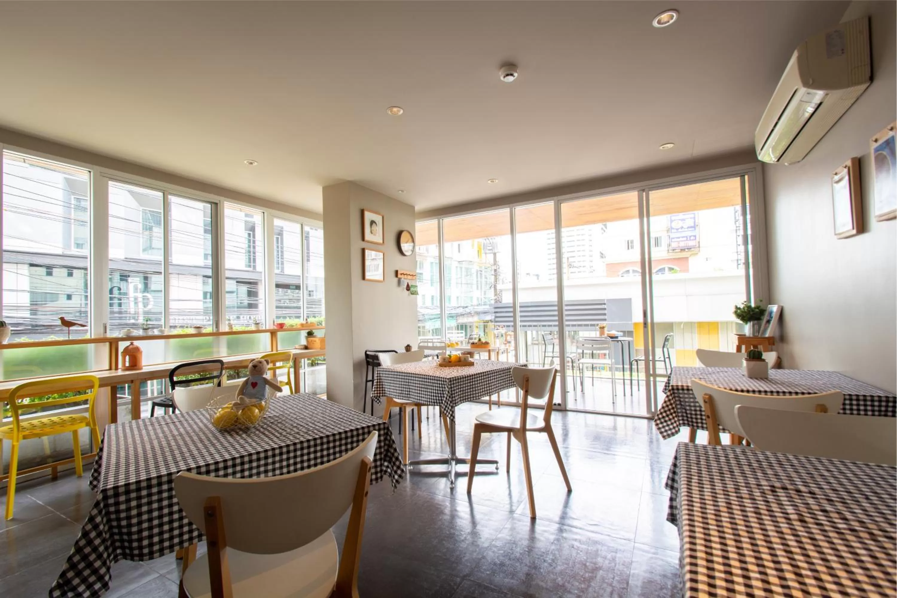 Restaurant/places to eat in Lemontea Hotel Bangkok