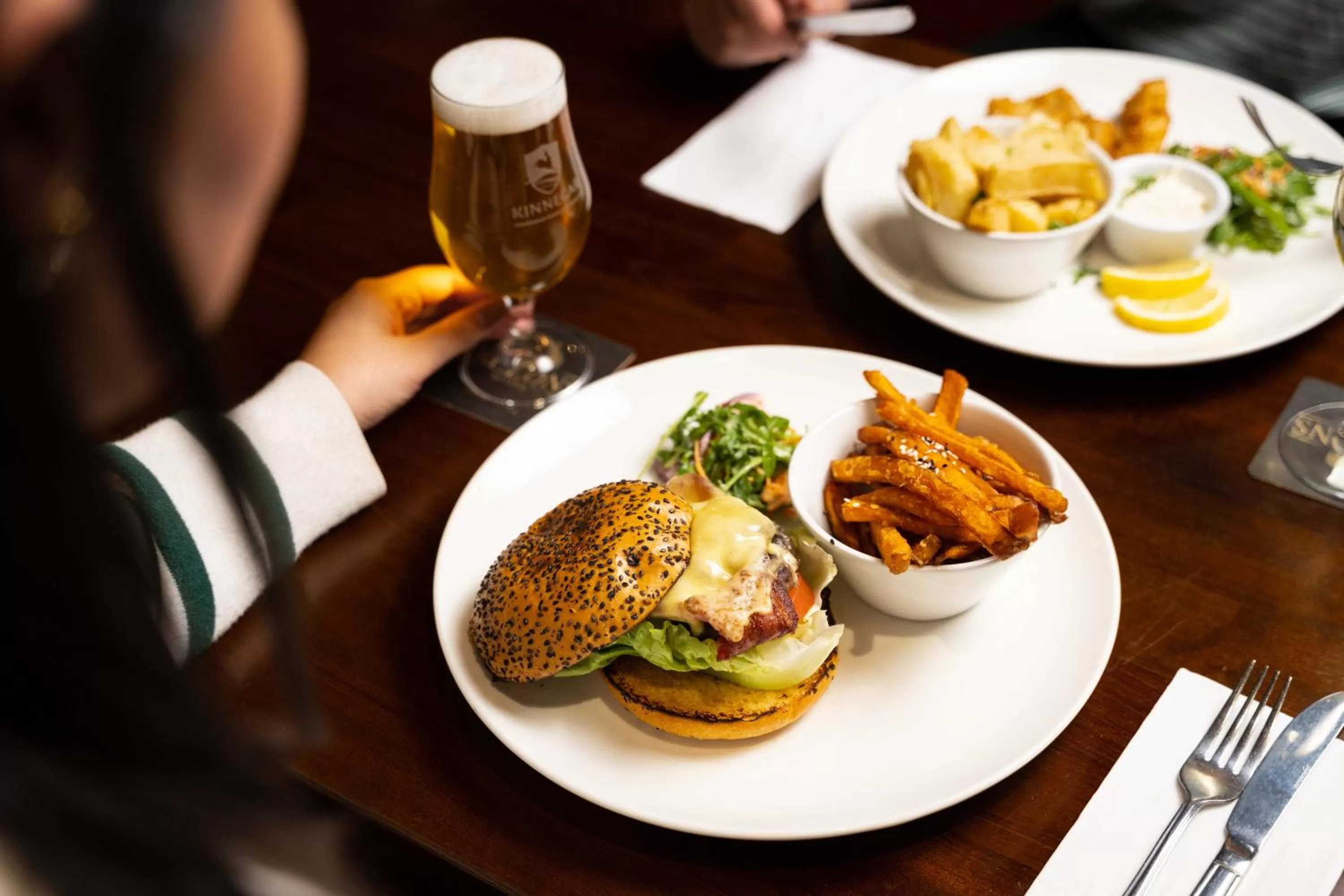 Food and drinks in Dillon’s Hotel