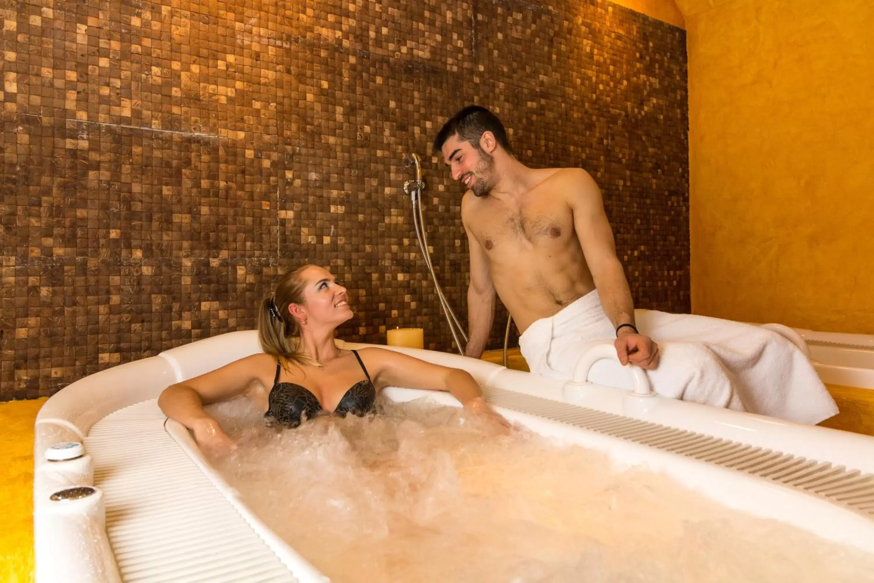 Hot Tub in Hotel Bonapace ***S