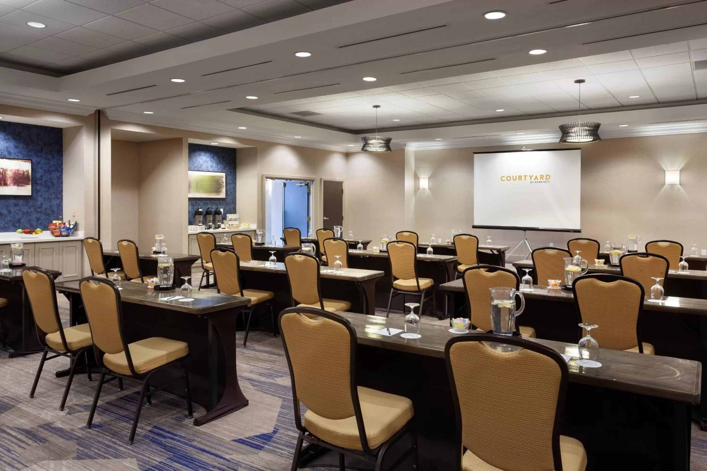 Meeting/conference room in Courtyard by Marriott Orlando Lake Buena Vista in the Marriott Village