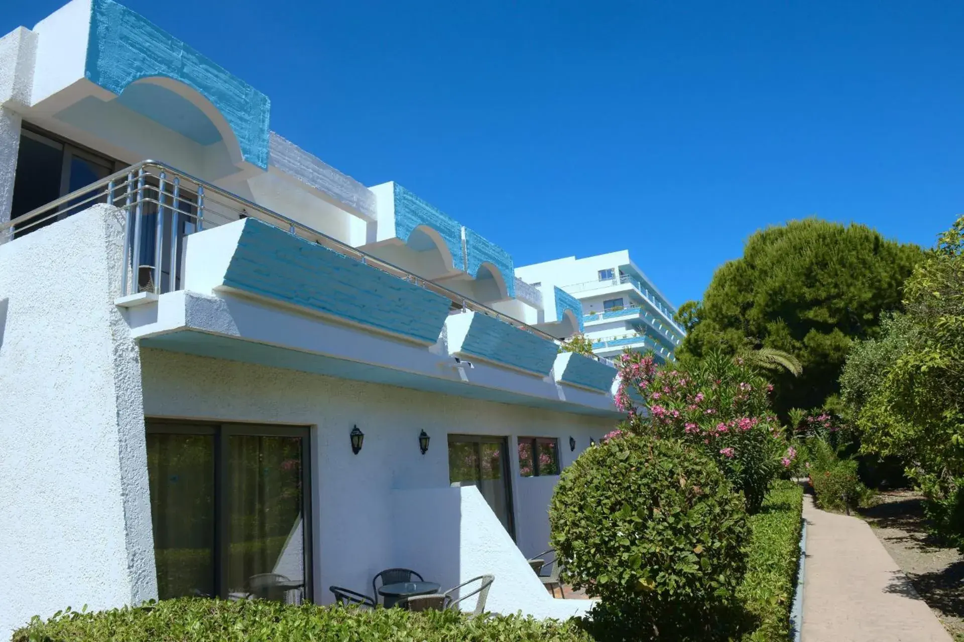 Garden, Property Building in Blue Horizon