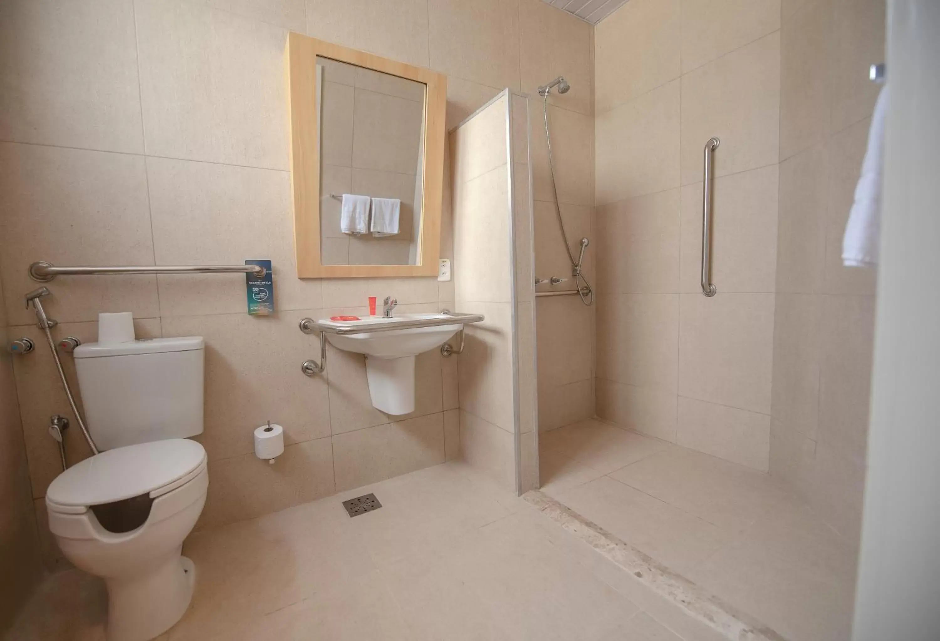 Toilet, Bathroom in ibis Fortaleza Praia de Iracema