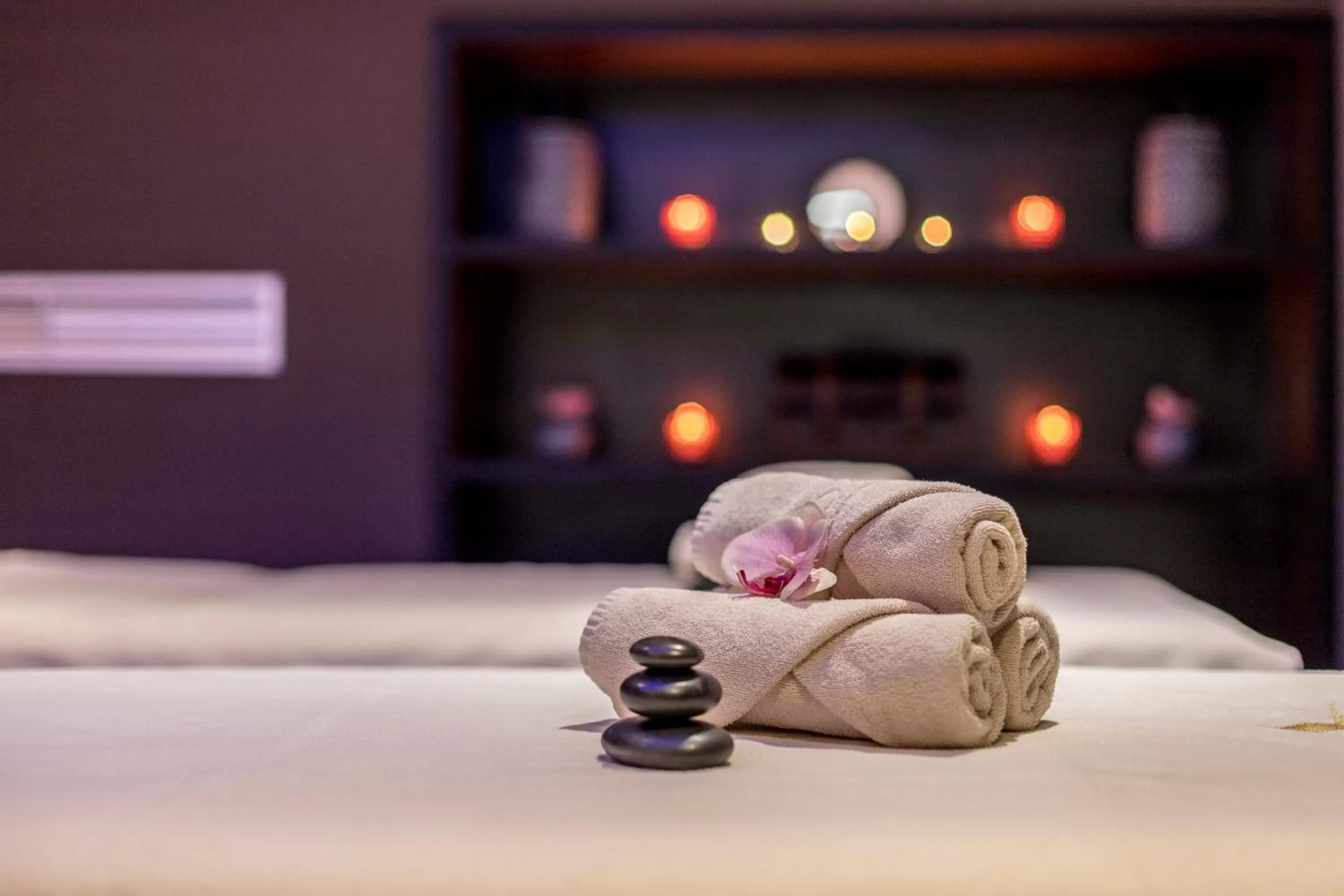 Massage, Bed in Cornaro Hotel