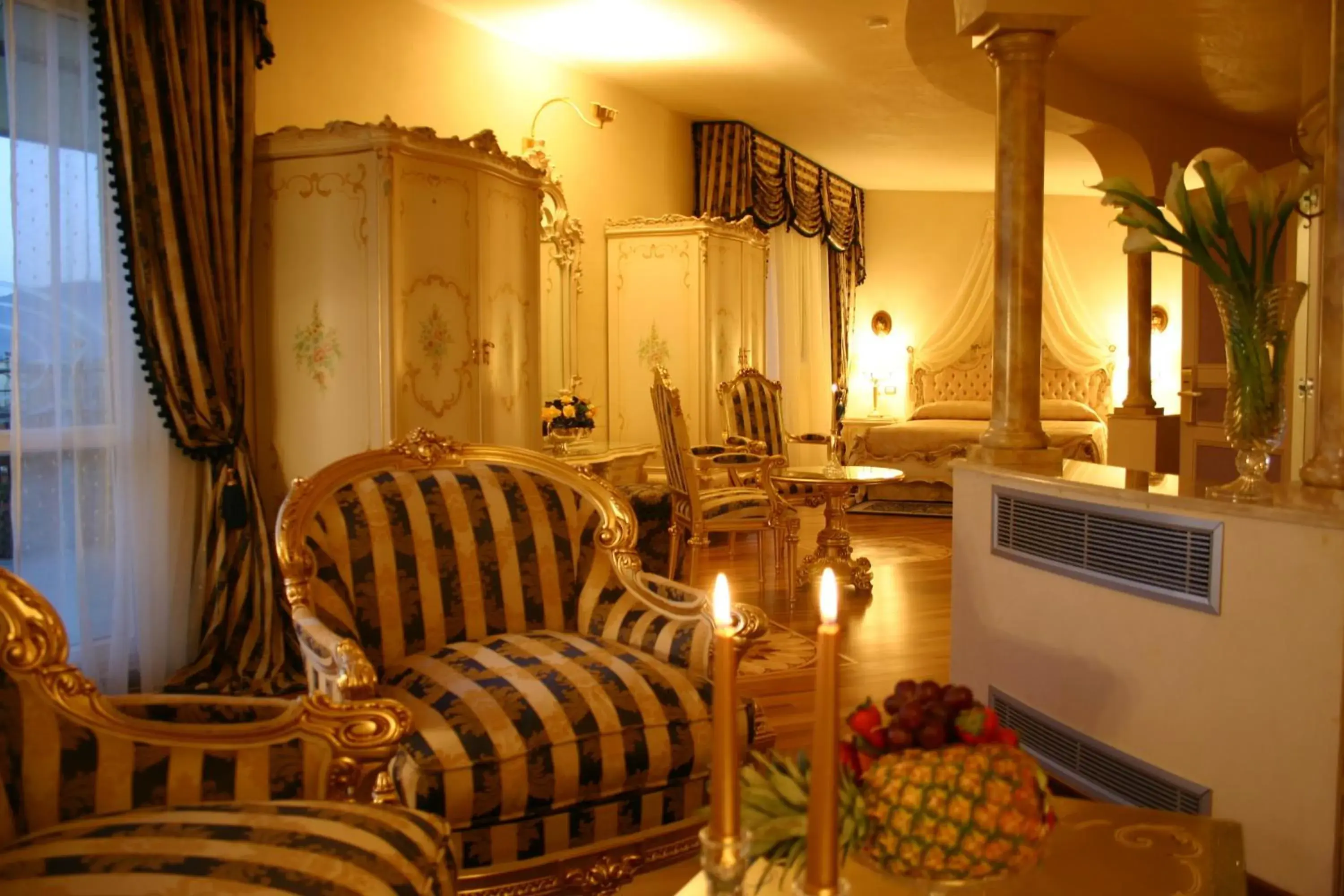 Michelangelo Suite (3 Adults) in Hotel Continentale