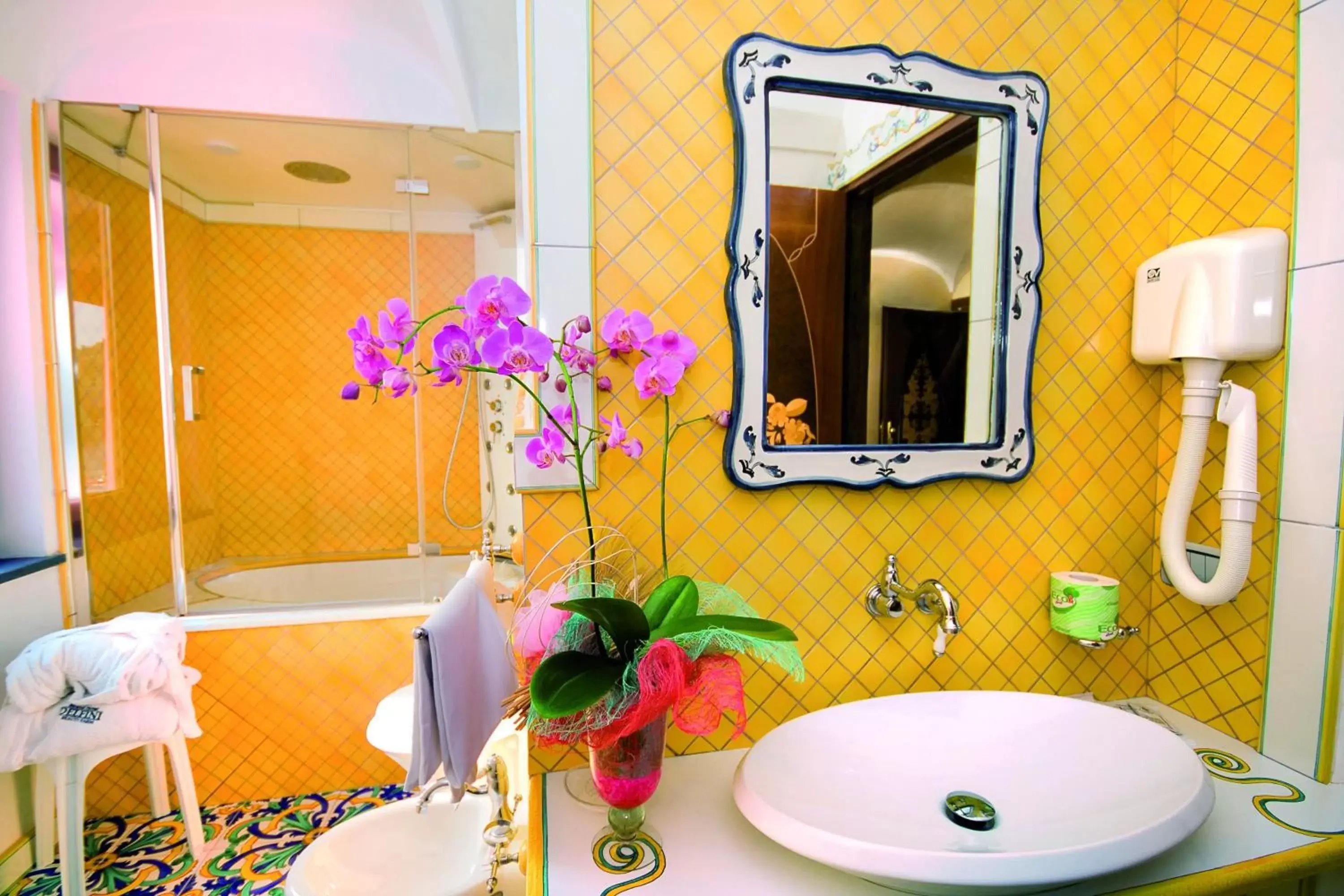 Bathroom in Strand Hotel Delfini