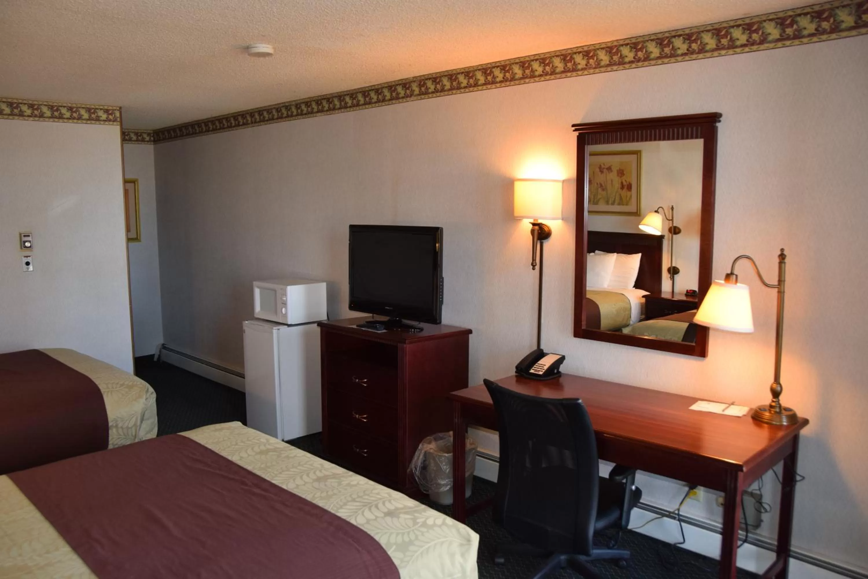 Bedroom, Bed in National 9 Inn Gillette