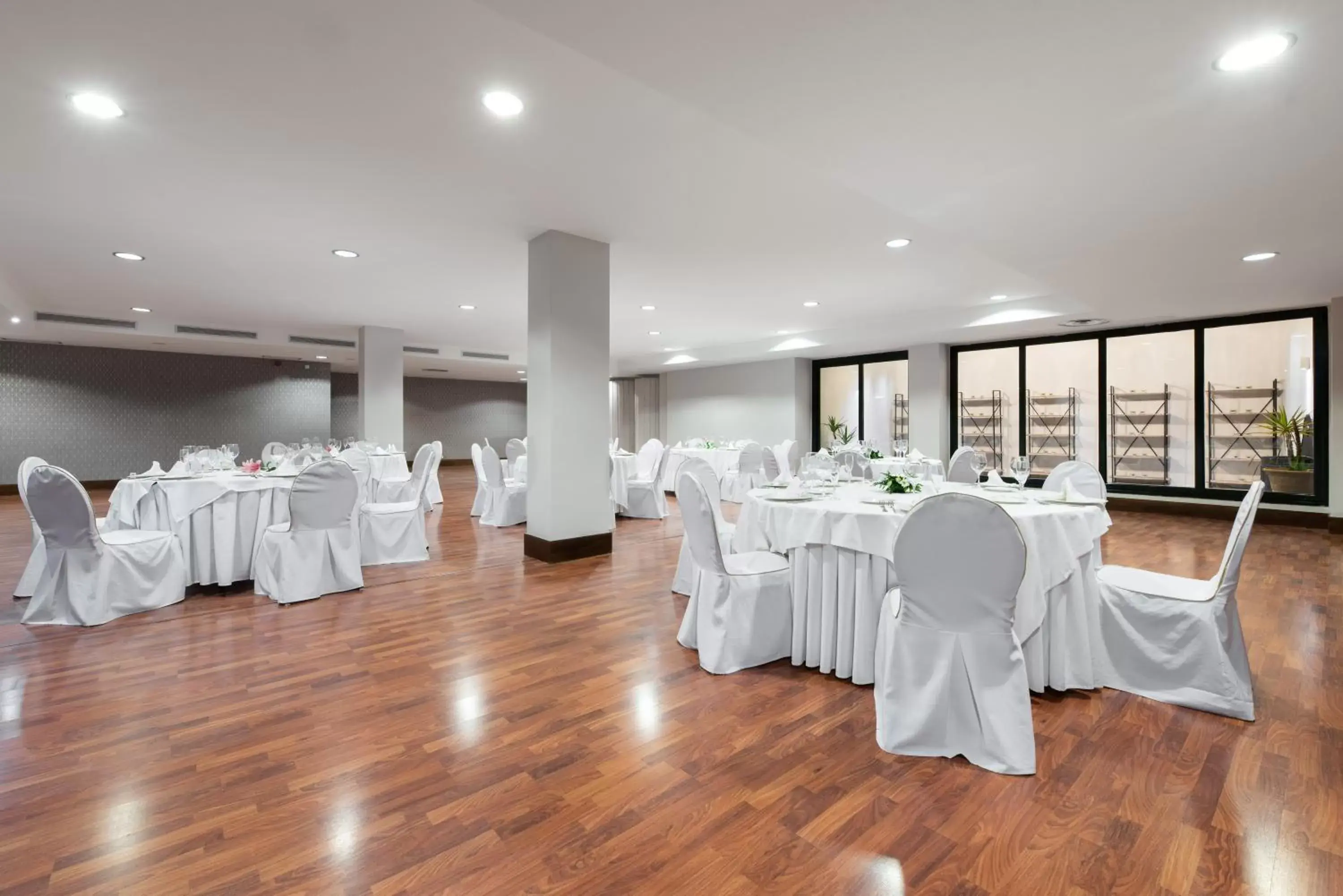 Banquet/Function facilities, Banquet Facilities in Exe Agora Cáceres