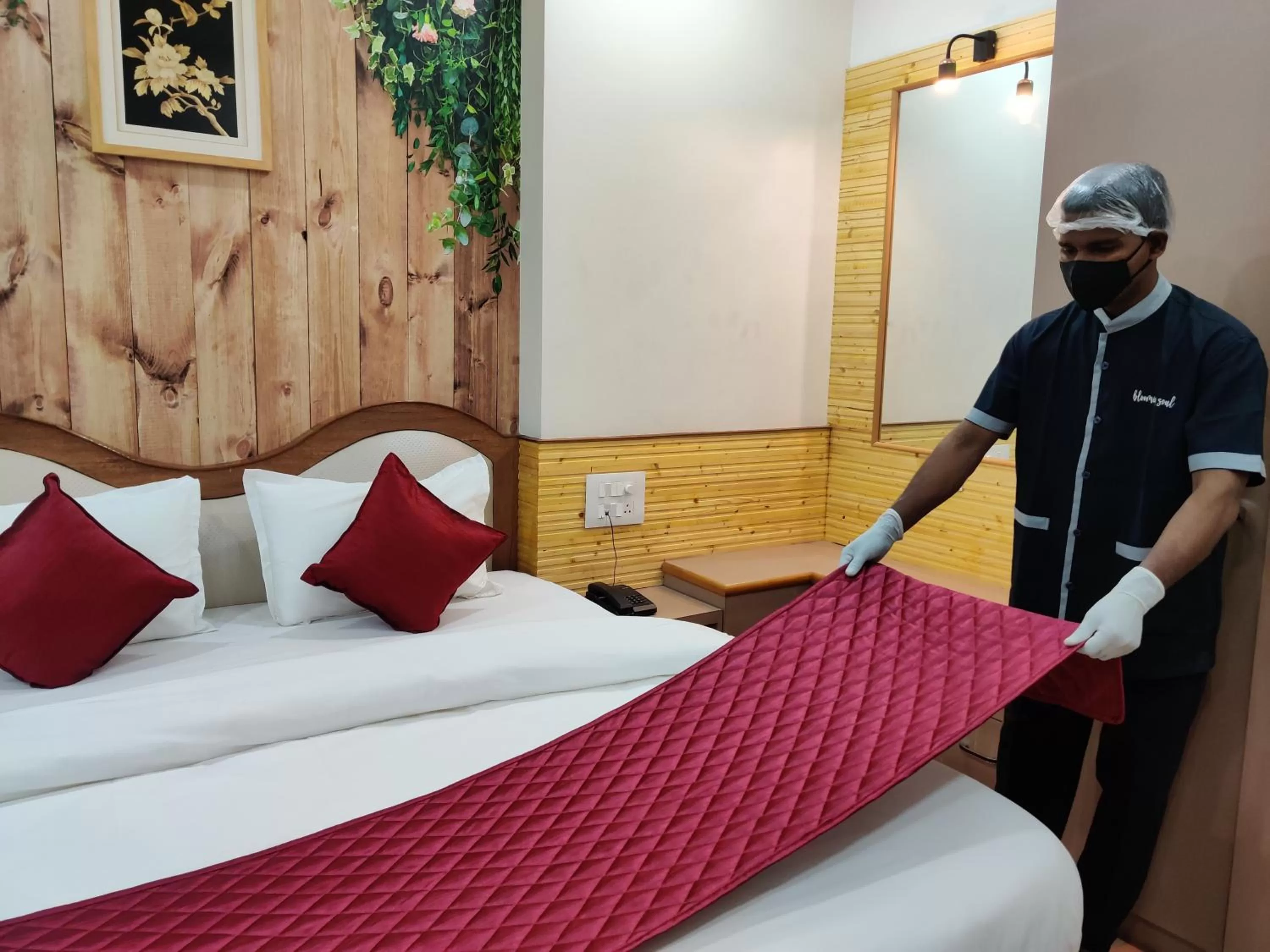 Staff, Bed in Hotel Blooming Soul