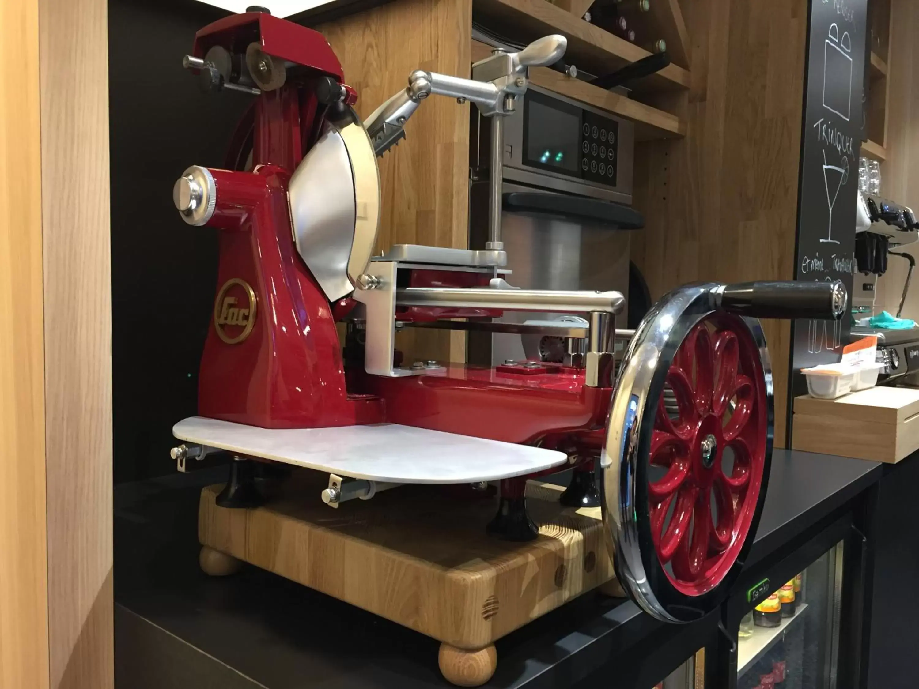 Lounge or bar in CAMPANILE PARIS - Clichy Centre Lounge or bar in CAMPANILE PARIS - Clichy Centre