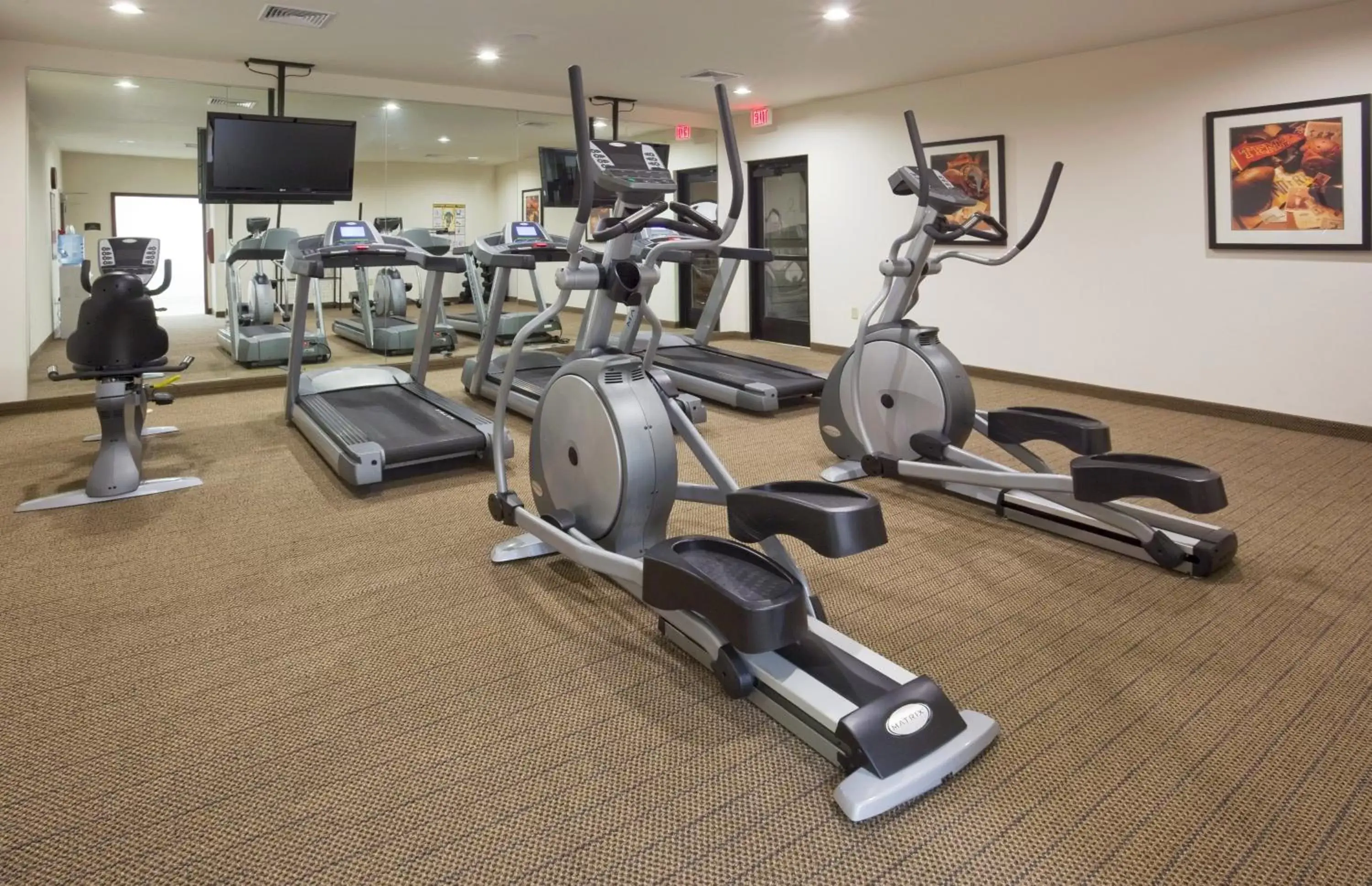 Spa and wellness centre/facilities, Fitness Center/Facilities in Staybridge Suites Milwaukee West-Oconomowoc, an IHG Hotel