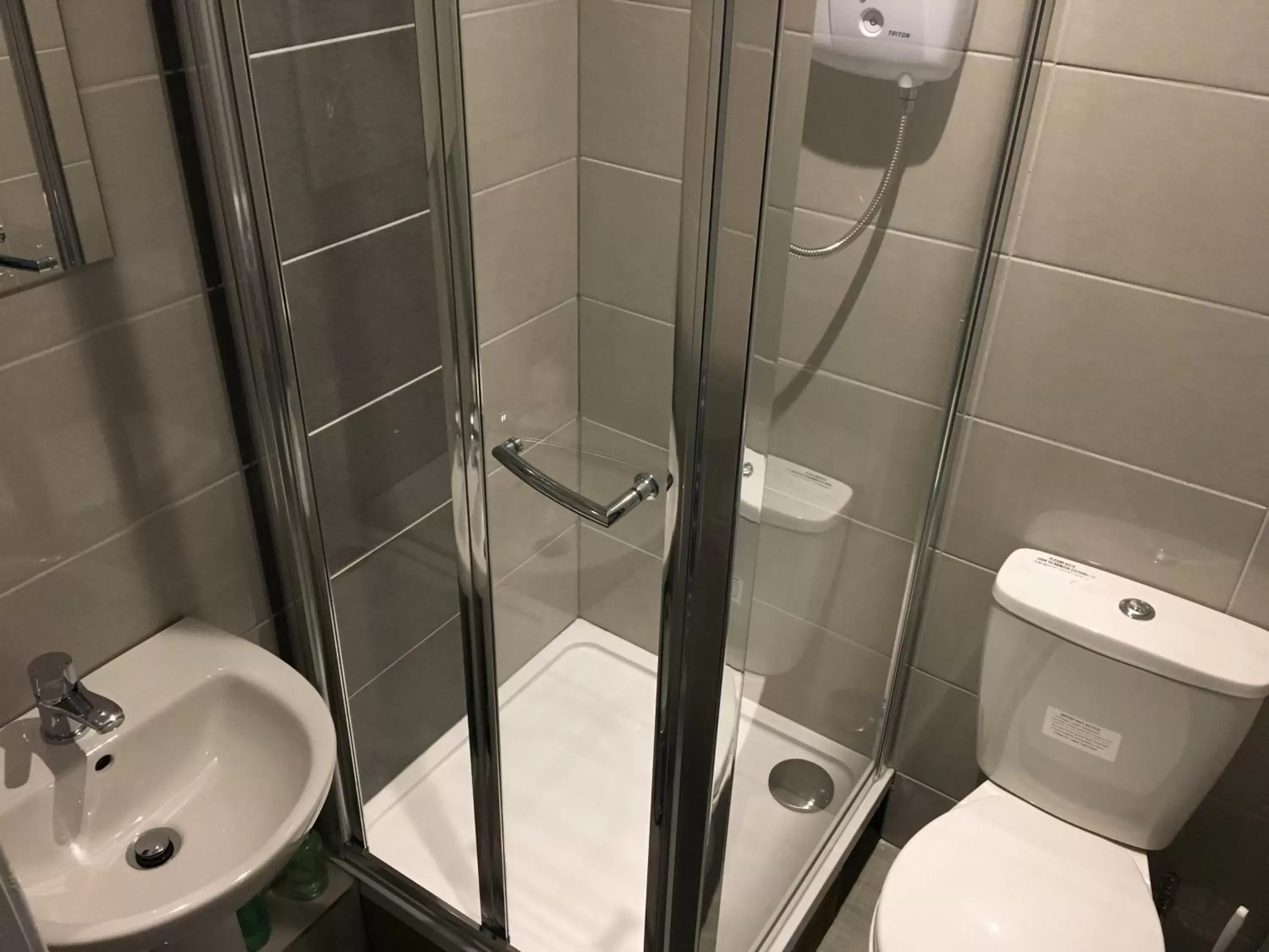 Bathroom in West Port Hotel