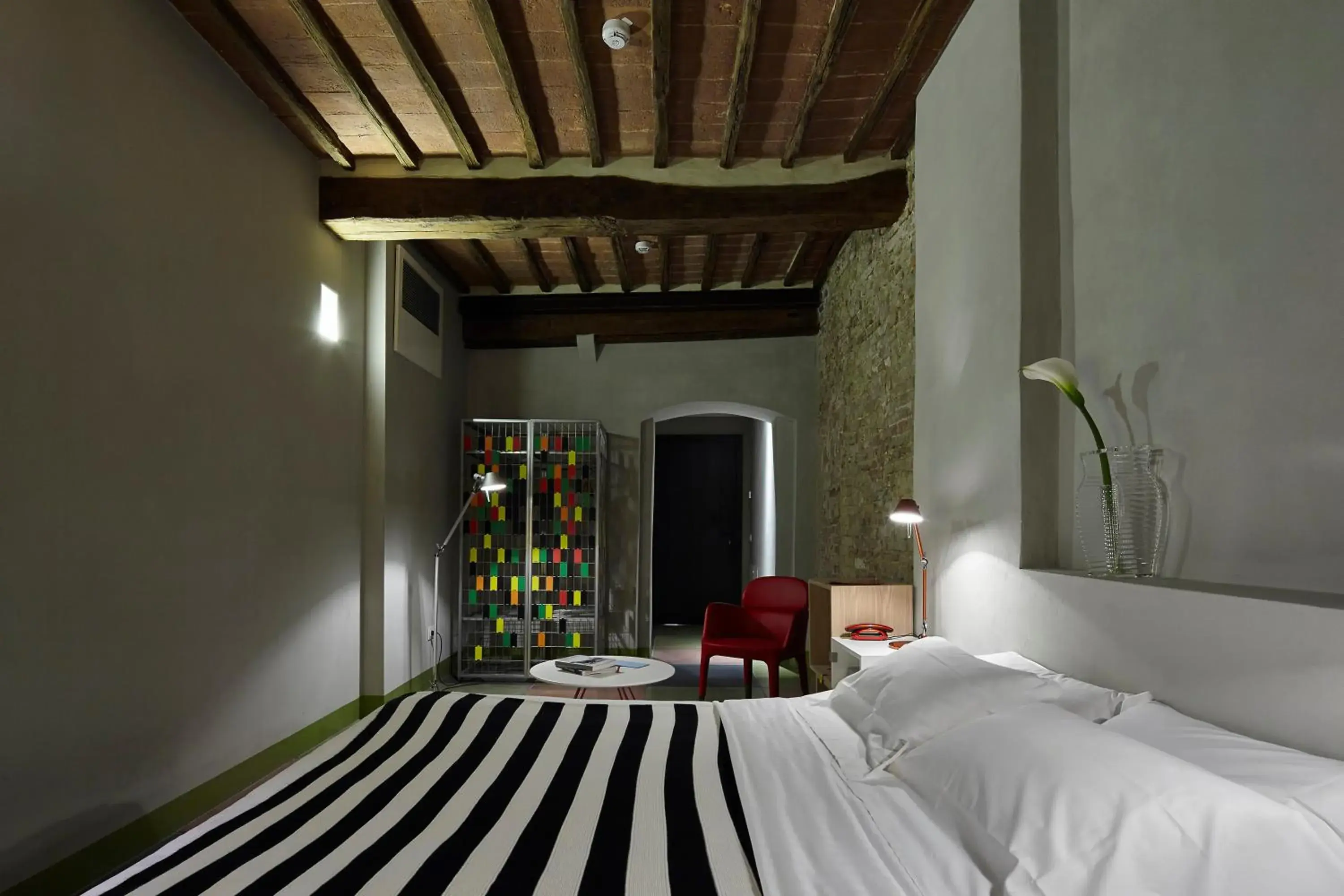 Bed in Palazzetto Rosso - Art Hotel